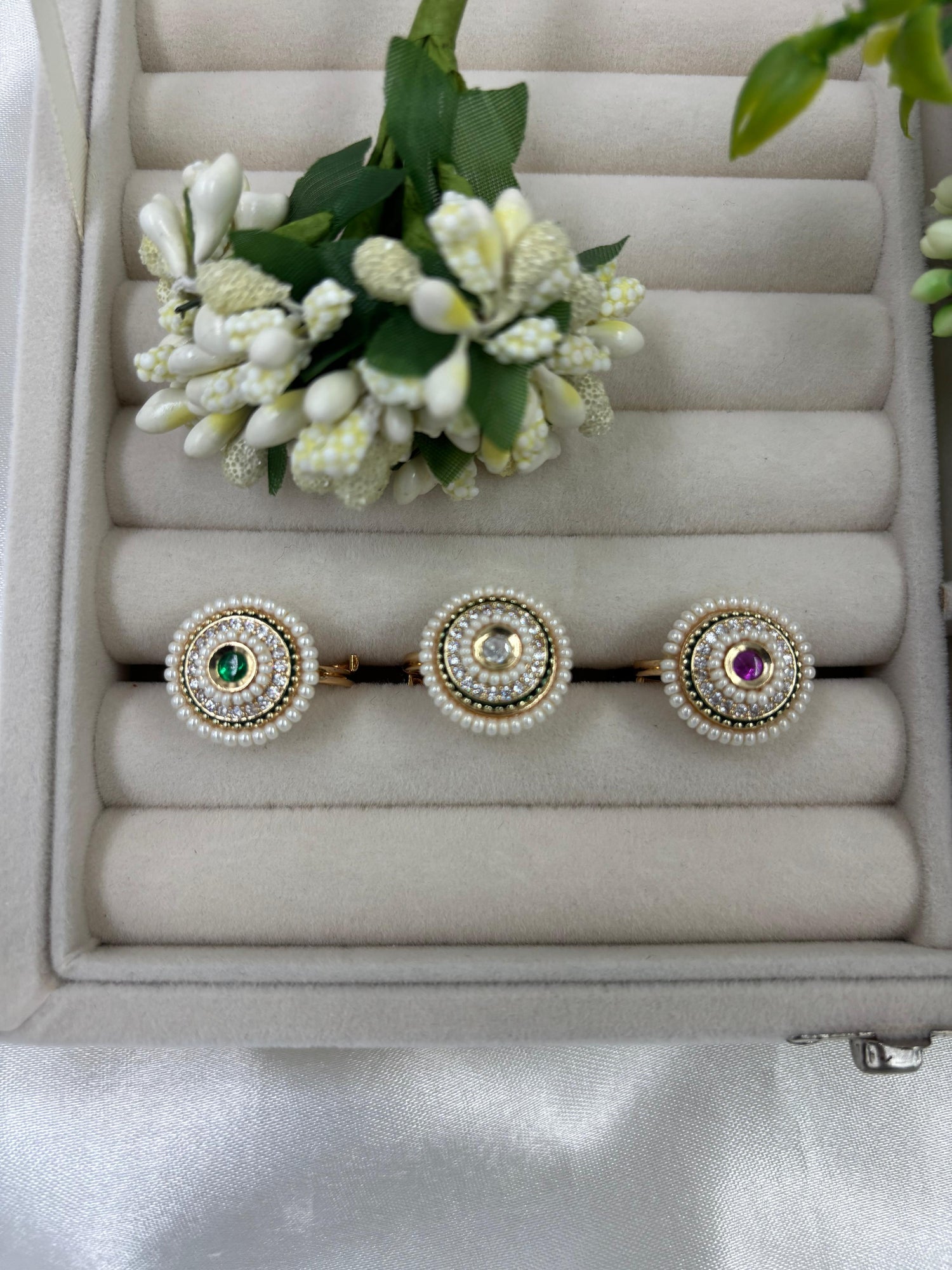Finger ring