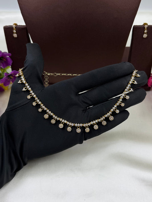 Amira Victorian Delicate Necklace
