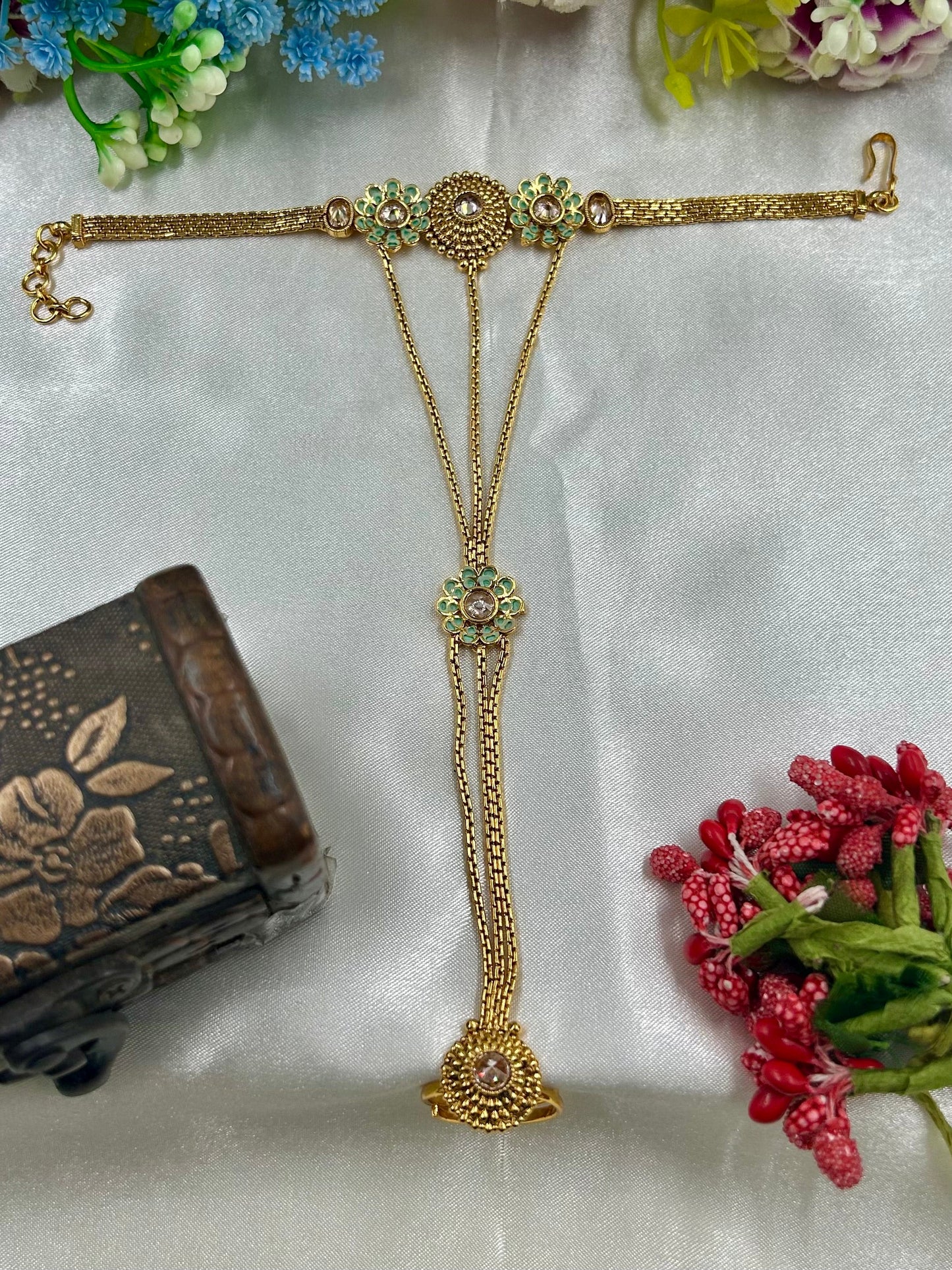 Lavita Traditional Hath Panja (One Pis)