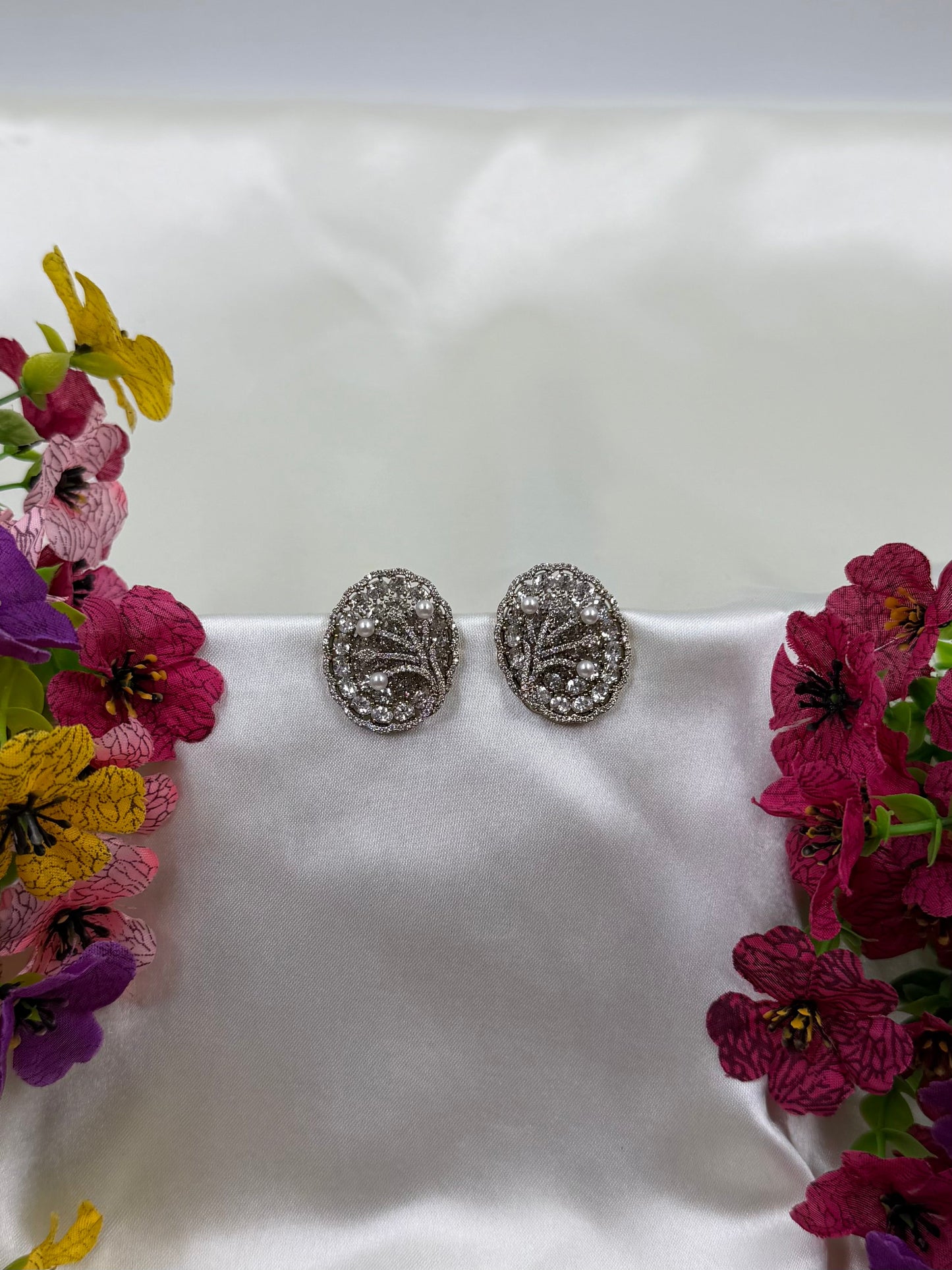 Jazmin Victorian Ad Earring