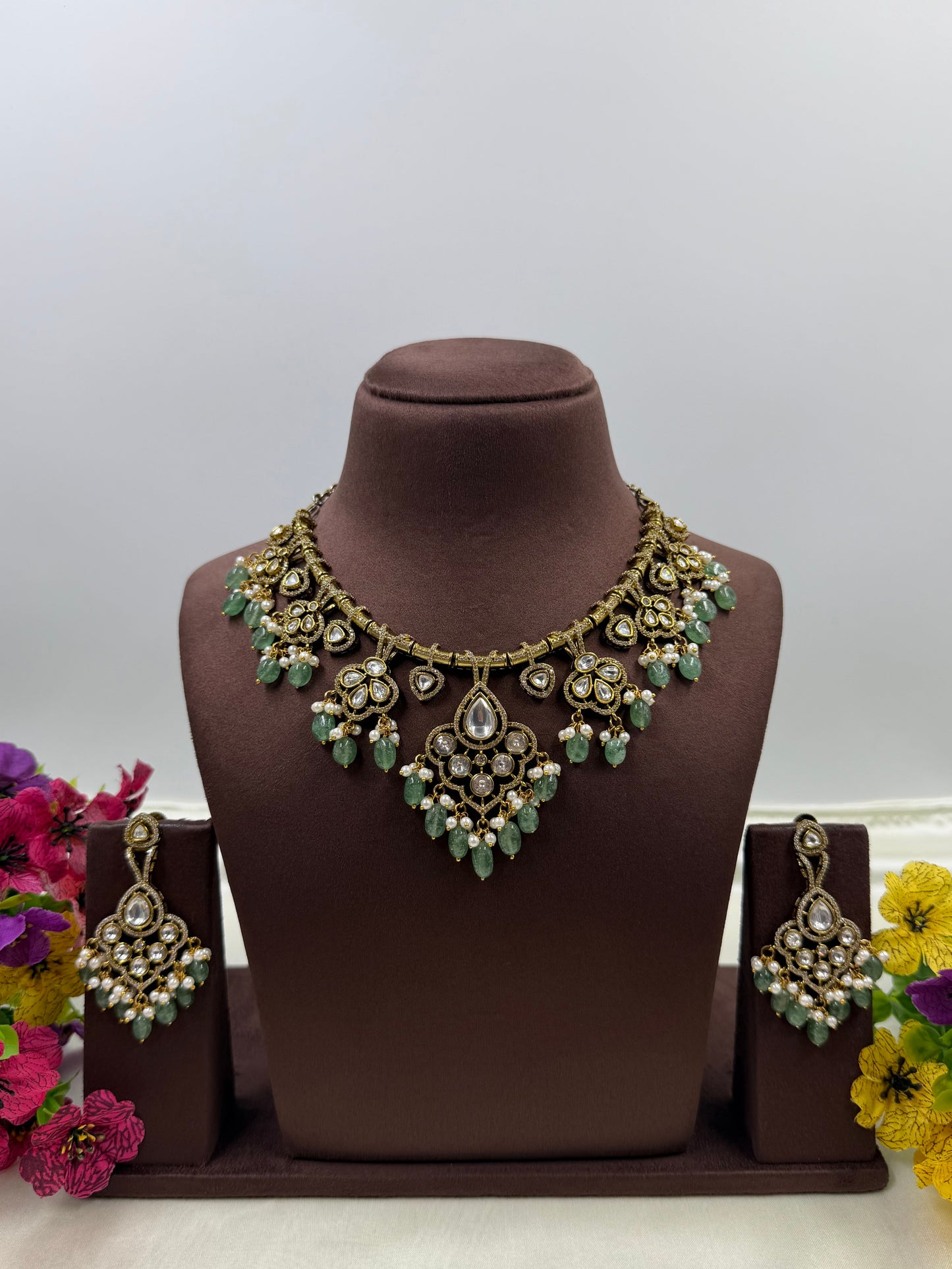 Fina Victorian Hasli Necklace Set