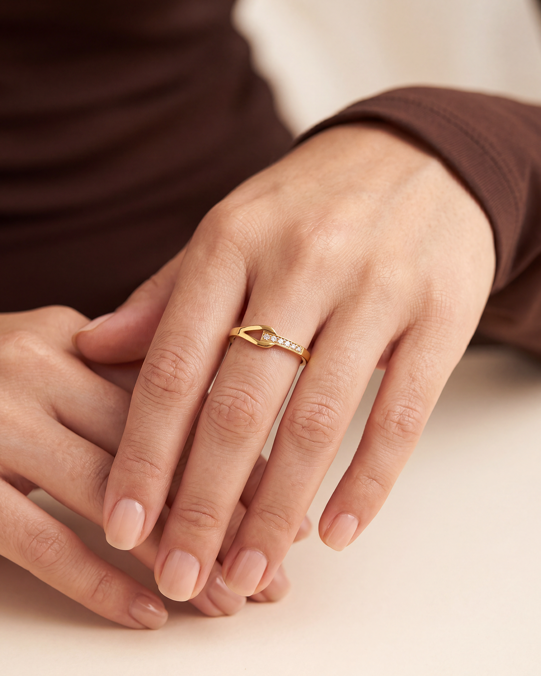 Cecily Finger Ring close-up view