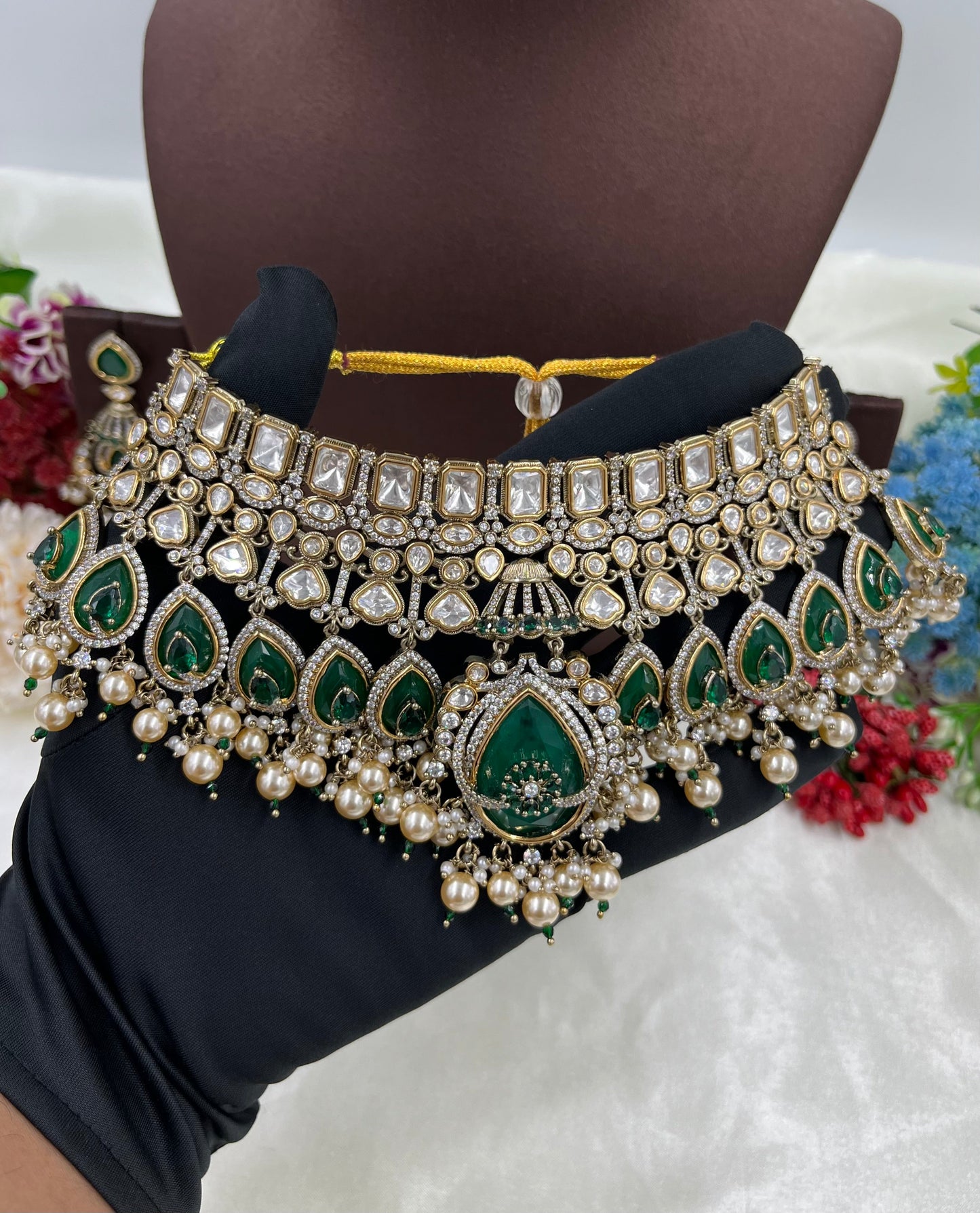 Gamon Emrald Moissanite Kundan Necklace.