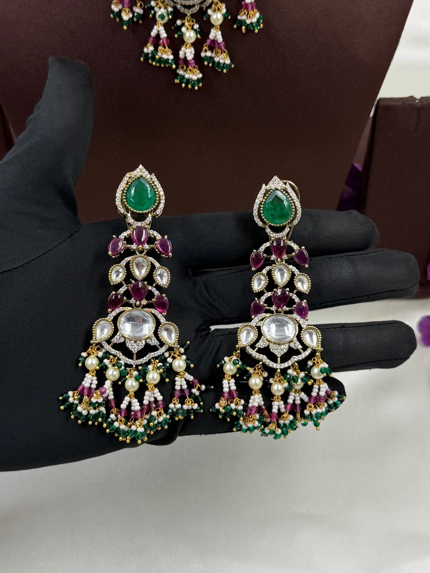 Emerald Rani Victorian Choker Necklace Set