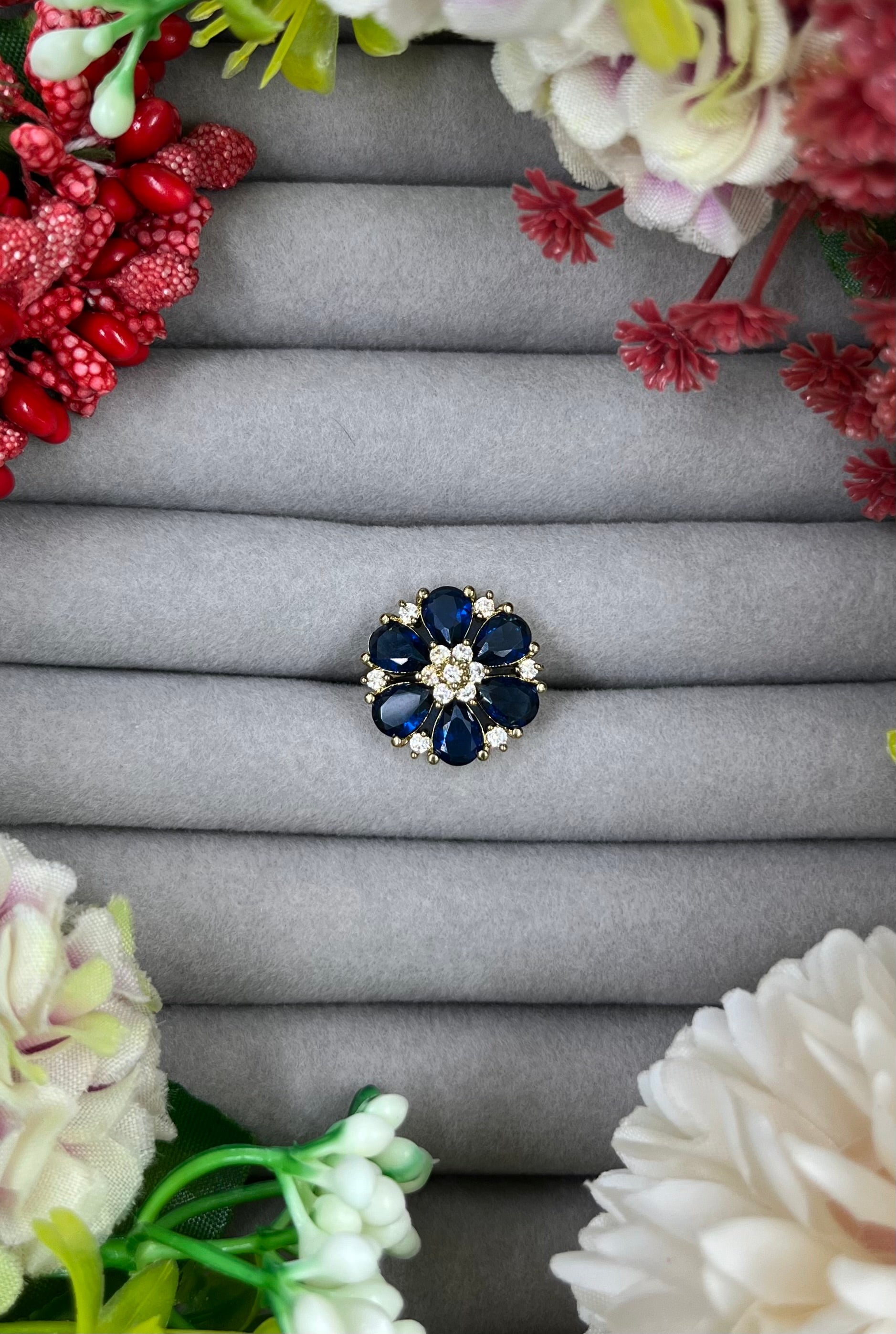 Sarita Victorian Finger Ring close-up view