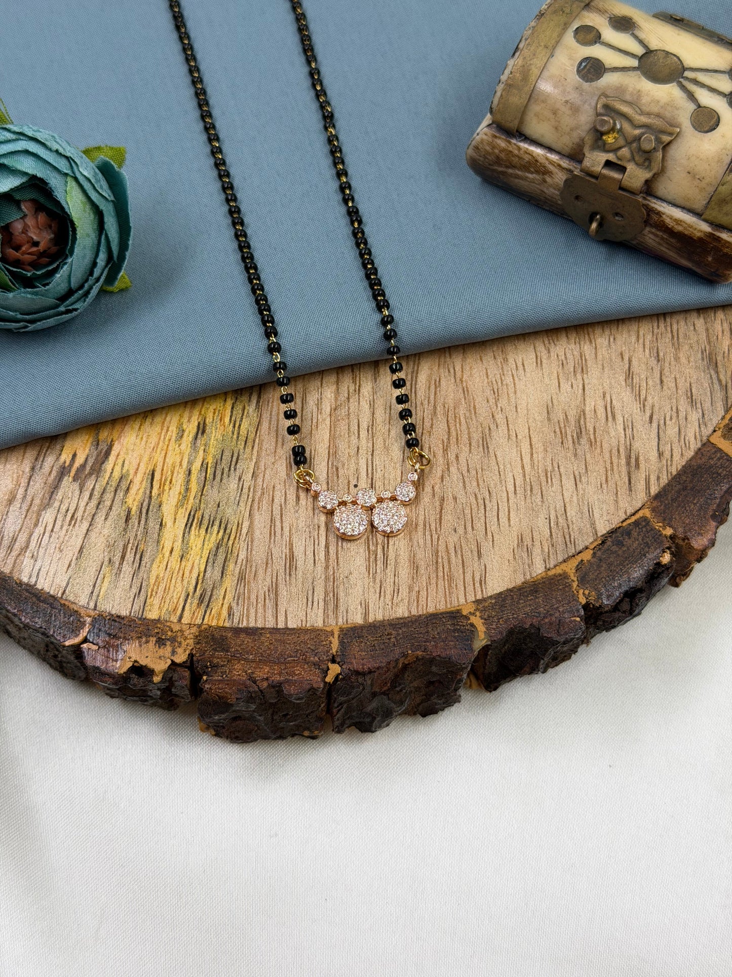 Dangling Cluster Rose Gold Mangalsutra