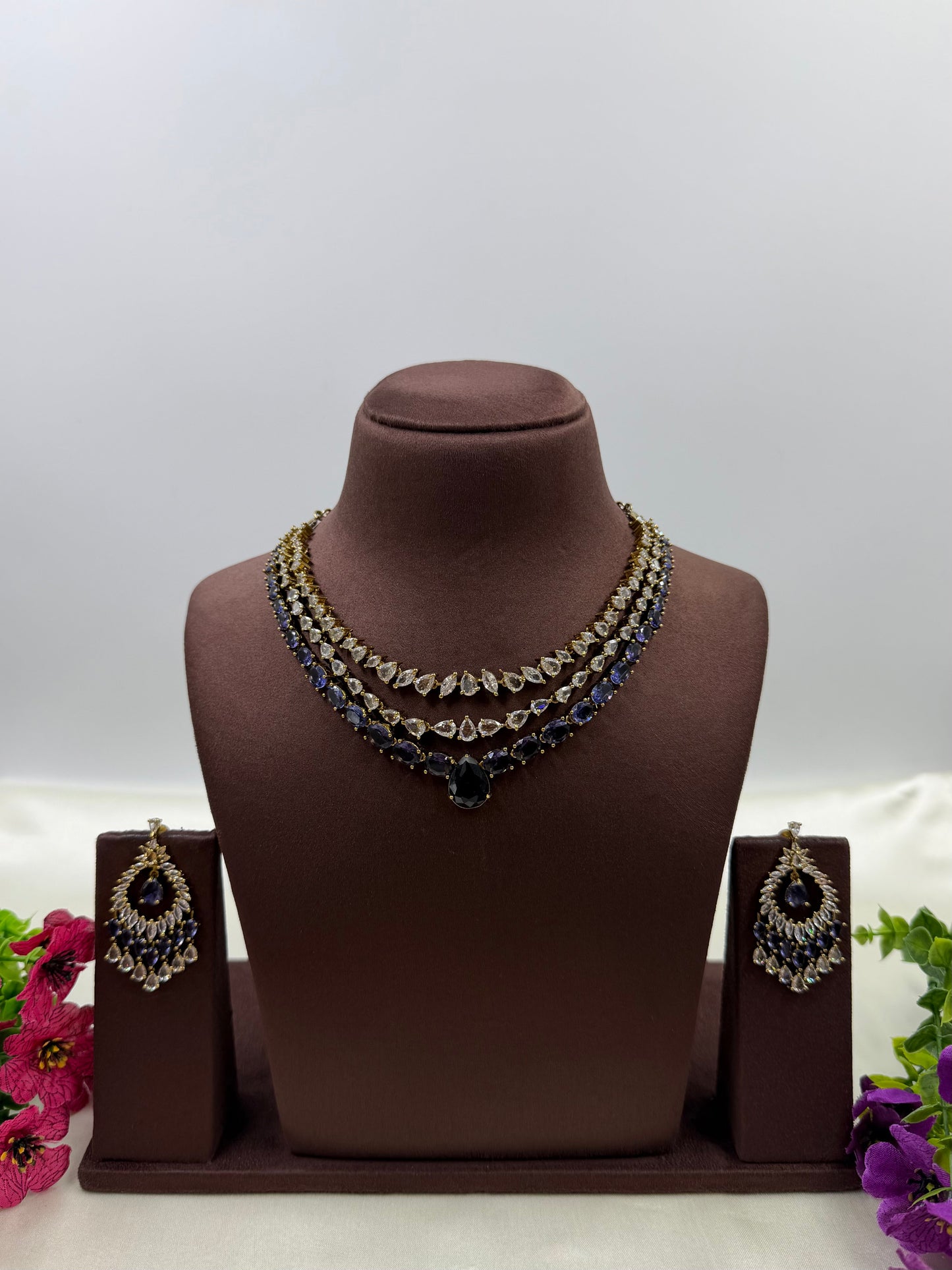 Samrudhi Victorian Three Layering Necklace