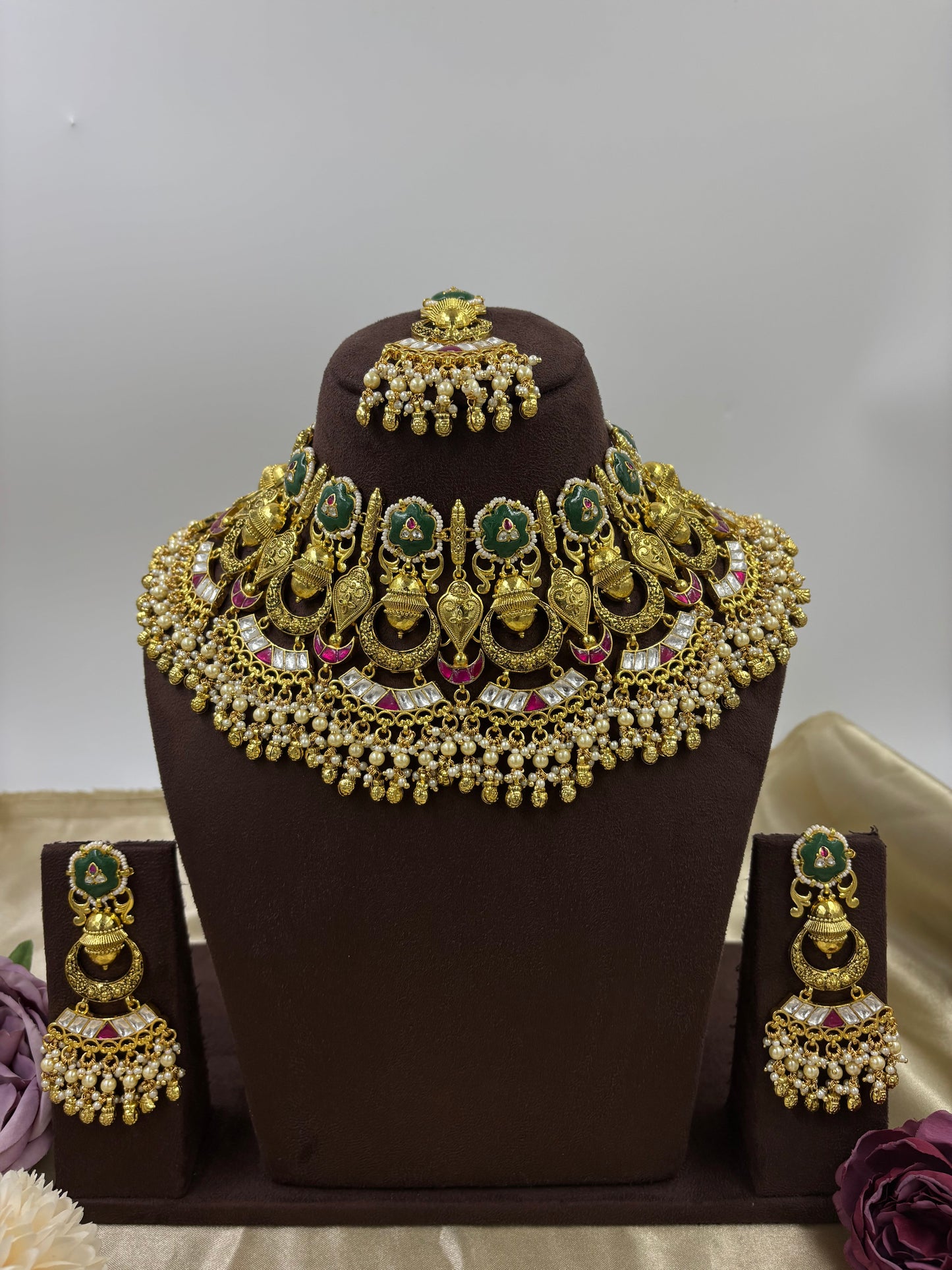 Heritage Pachi Antique gold Semi Bridal Necklace.