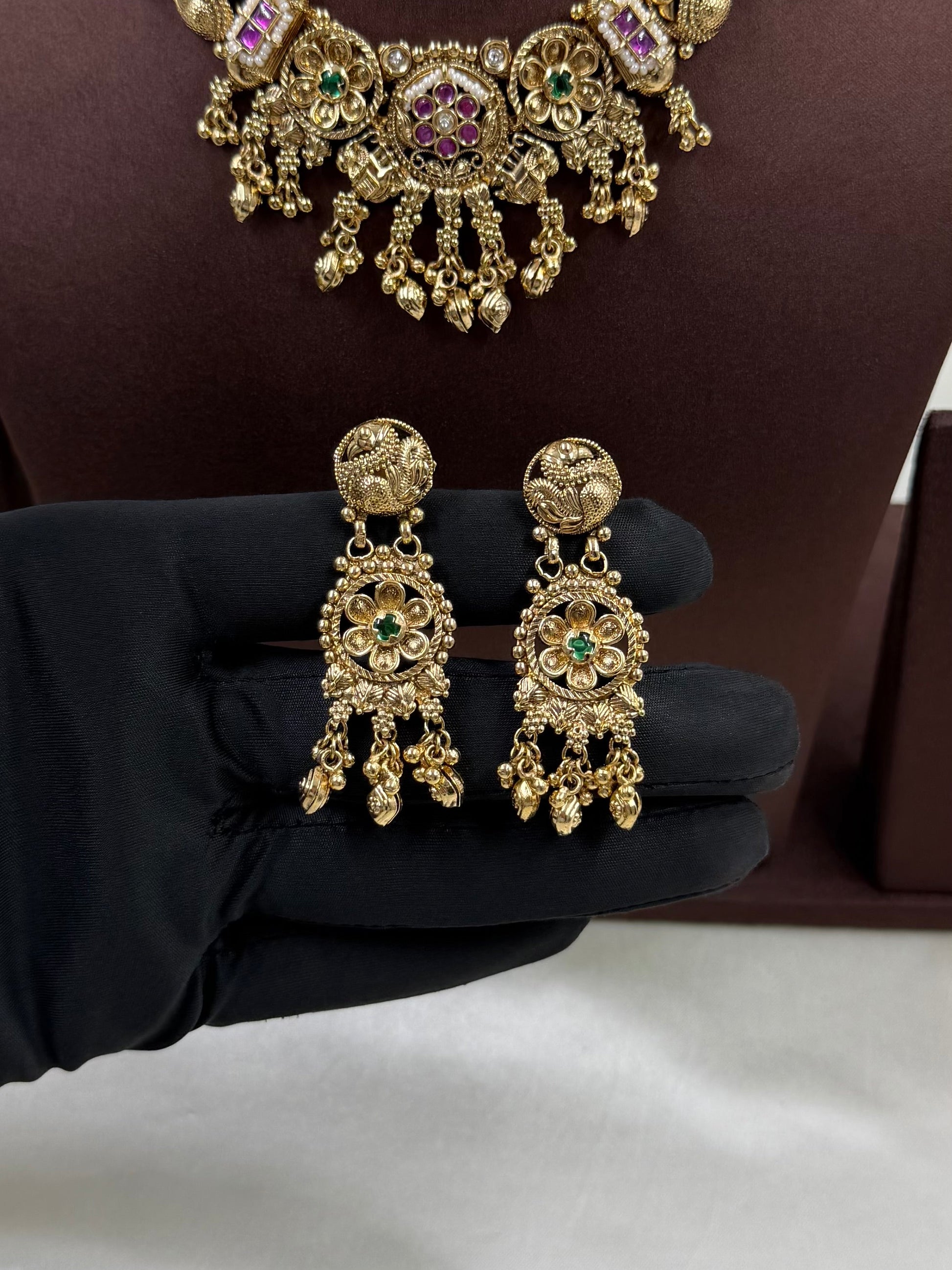 Richa Necklace Set full product photo on plain background