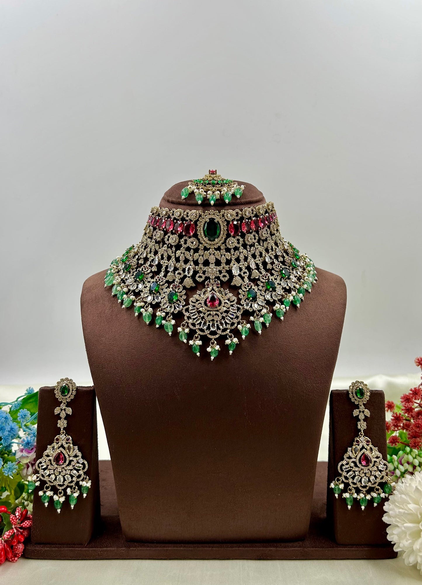 Hina Victorian Premium Necklace Set