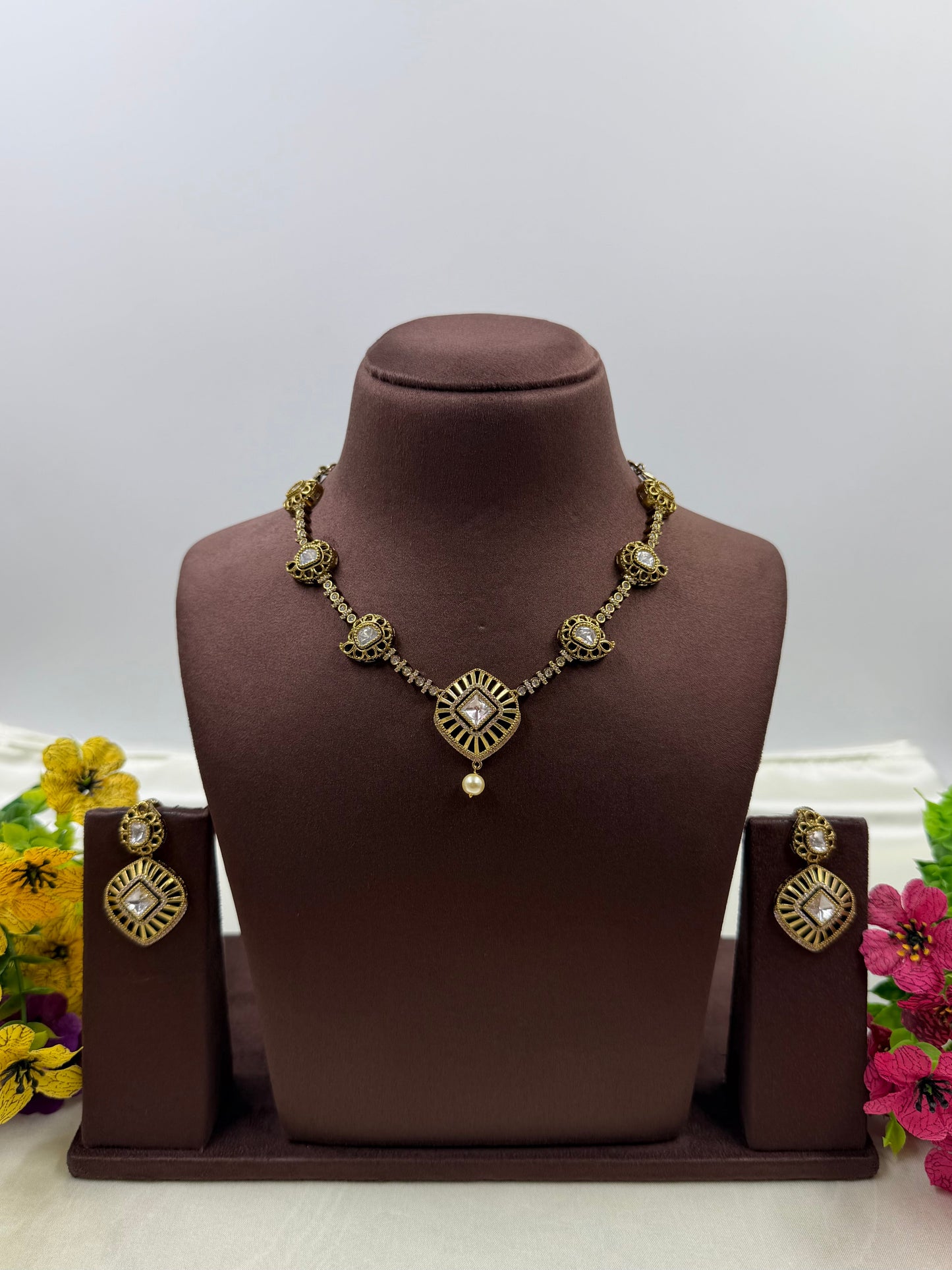 Minal Victorian Delicate Necklace