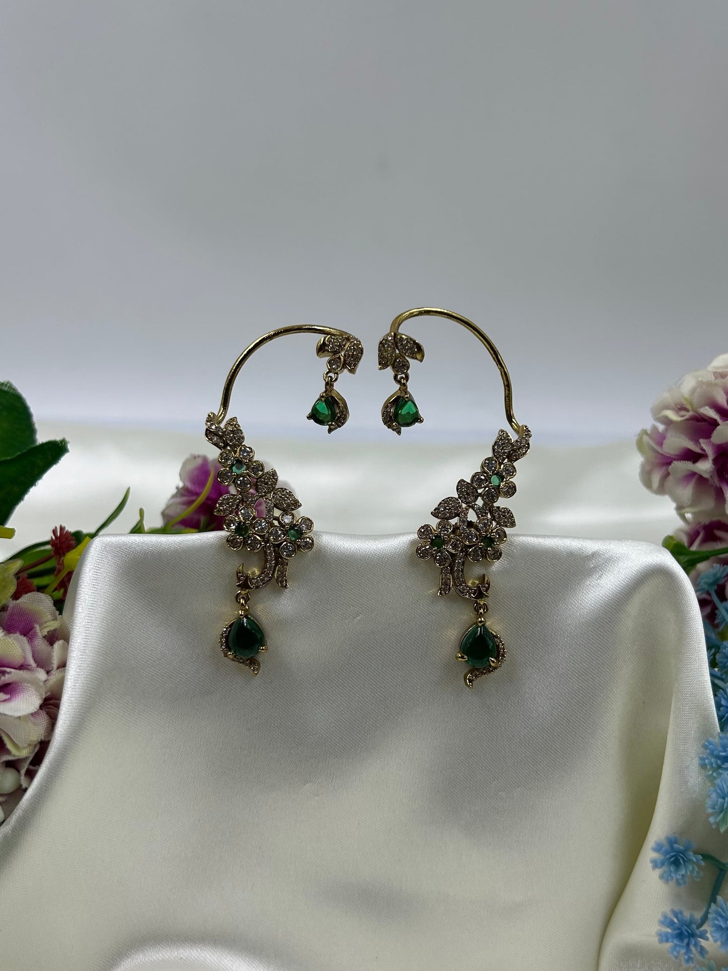 Kashish Victorian Earcuff