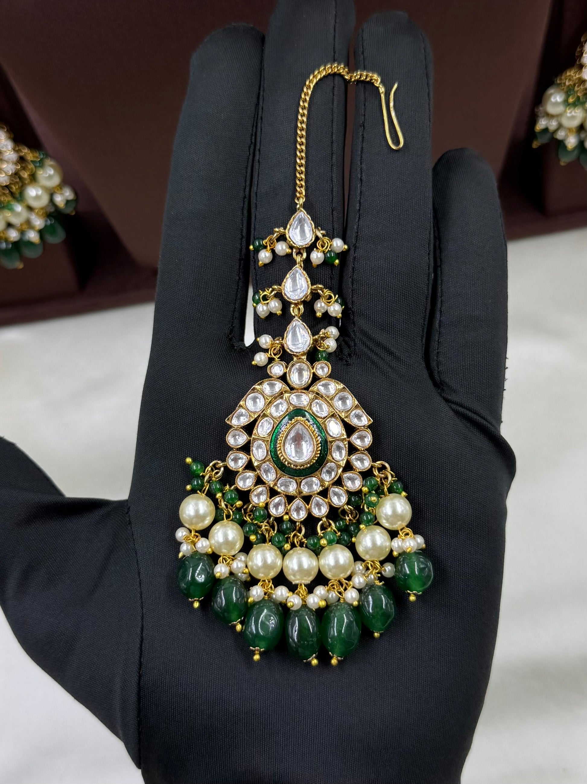 Seema Kundan Choker Necklace Set close-up view