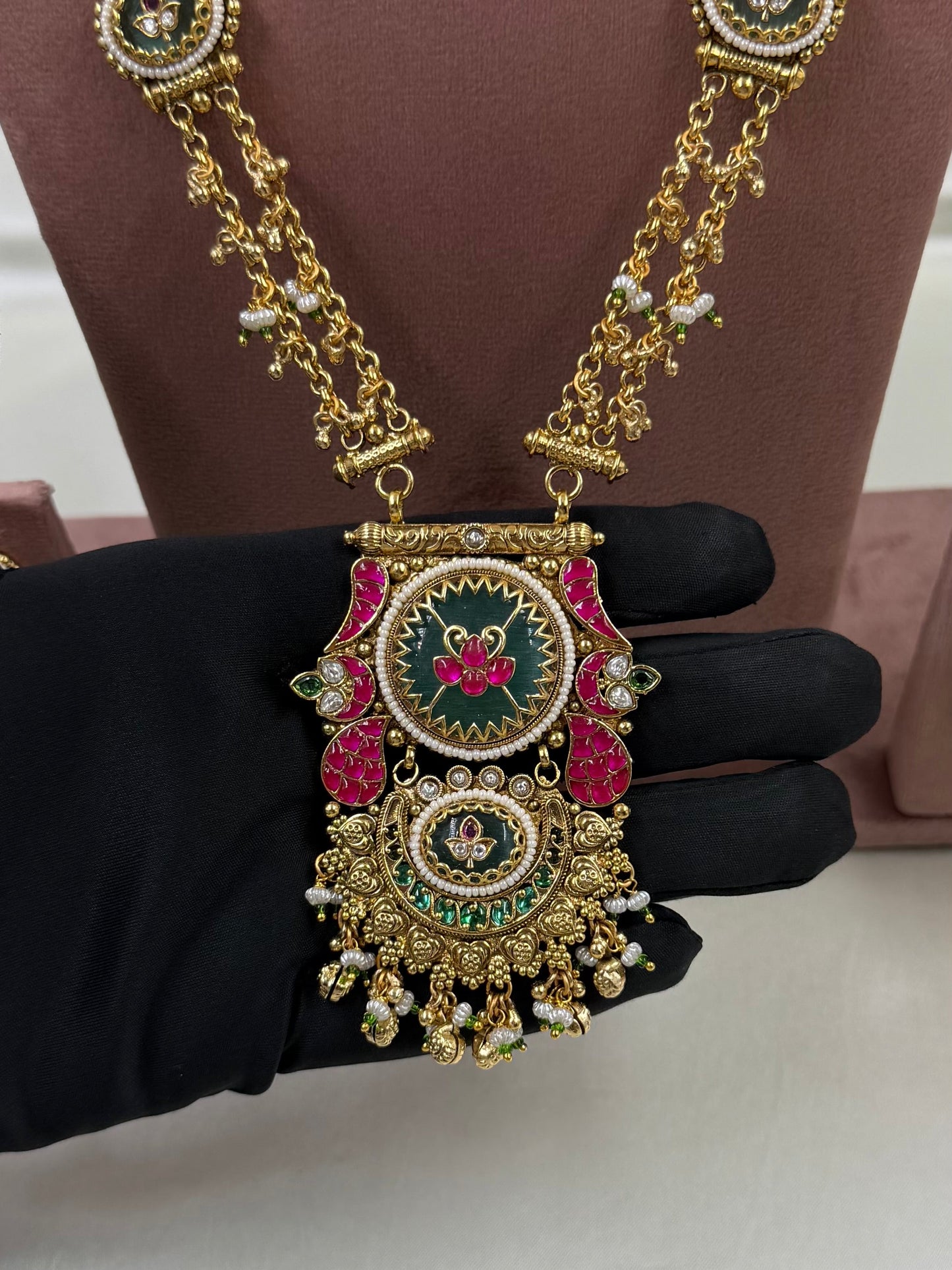 Vaishali Heritage Premium Combo Set