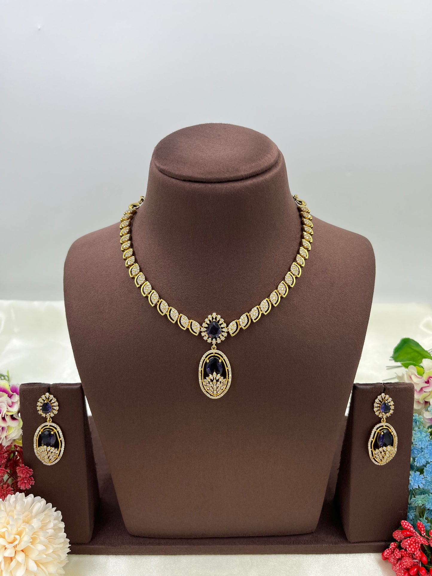 Delicate Single Line Victorian Drop Design Necklace.