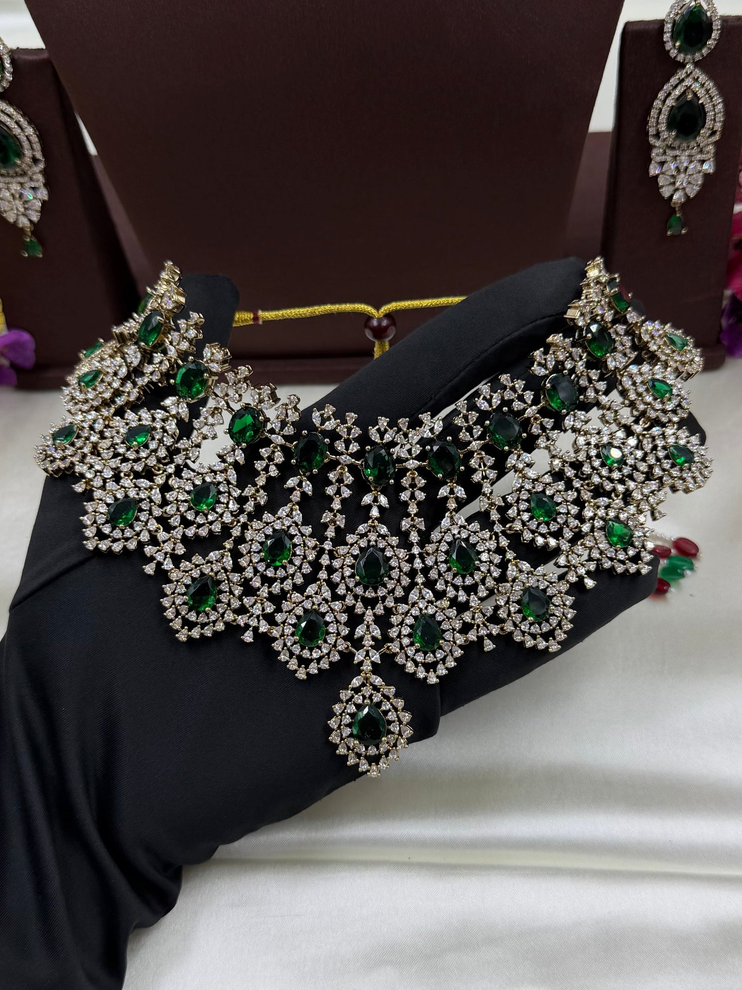 Swara Ad Victorian Choker Necklace Set