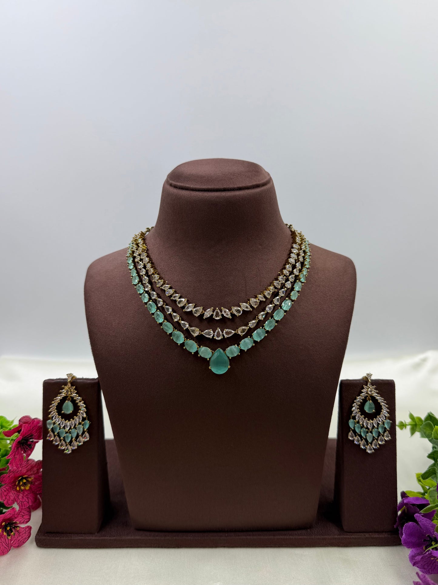 Samrudhi Victorian Three Layering Necklace