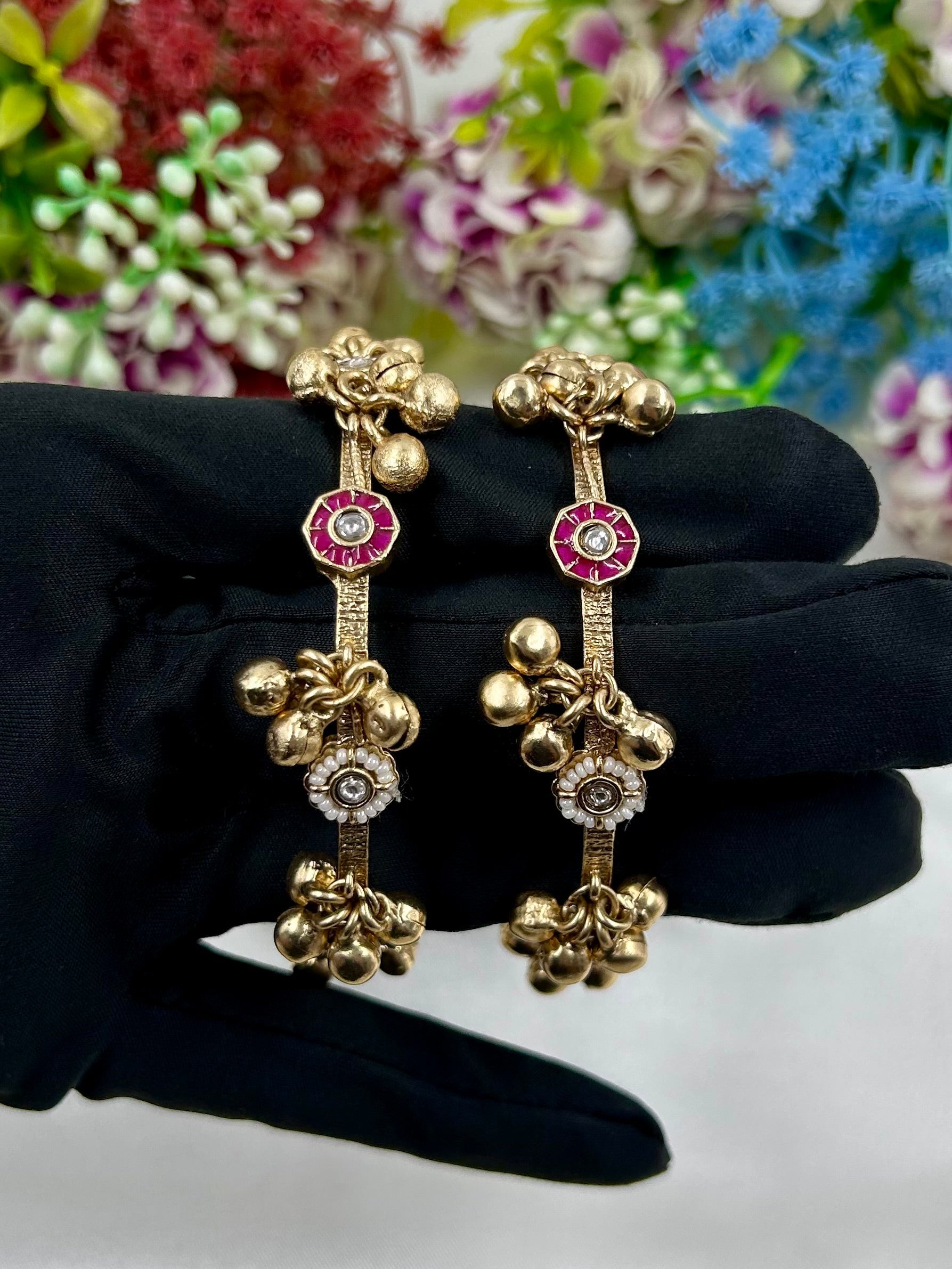 Sakshi Bangle Set full product photo on plain background