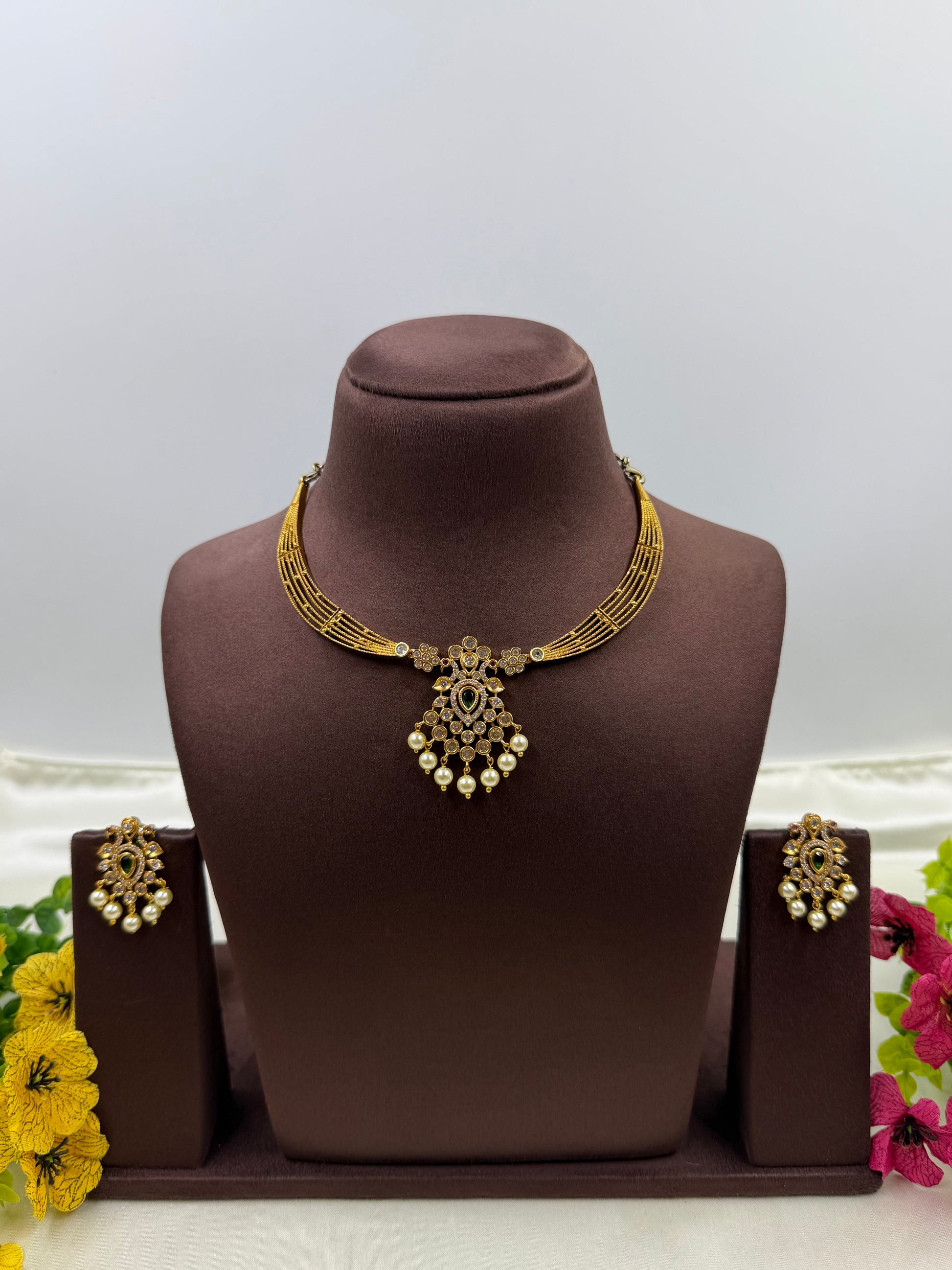 Unnati Necklace Set close-up view