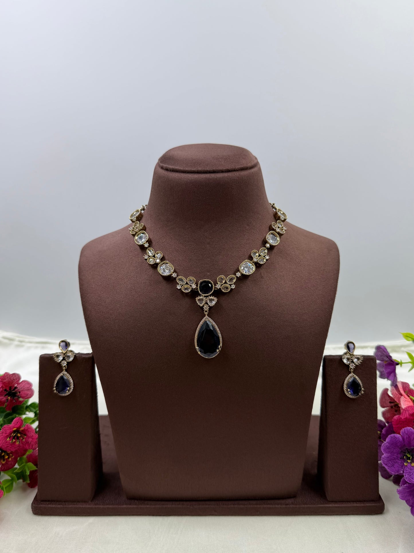 Pooja Victorian Delicate Necklace