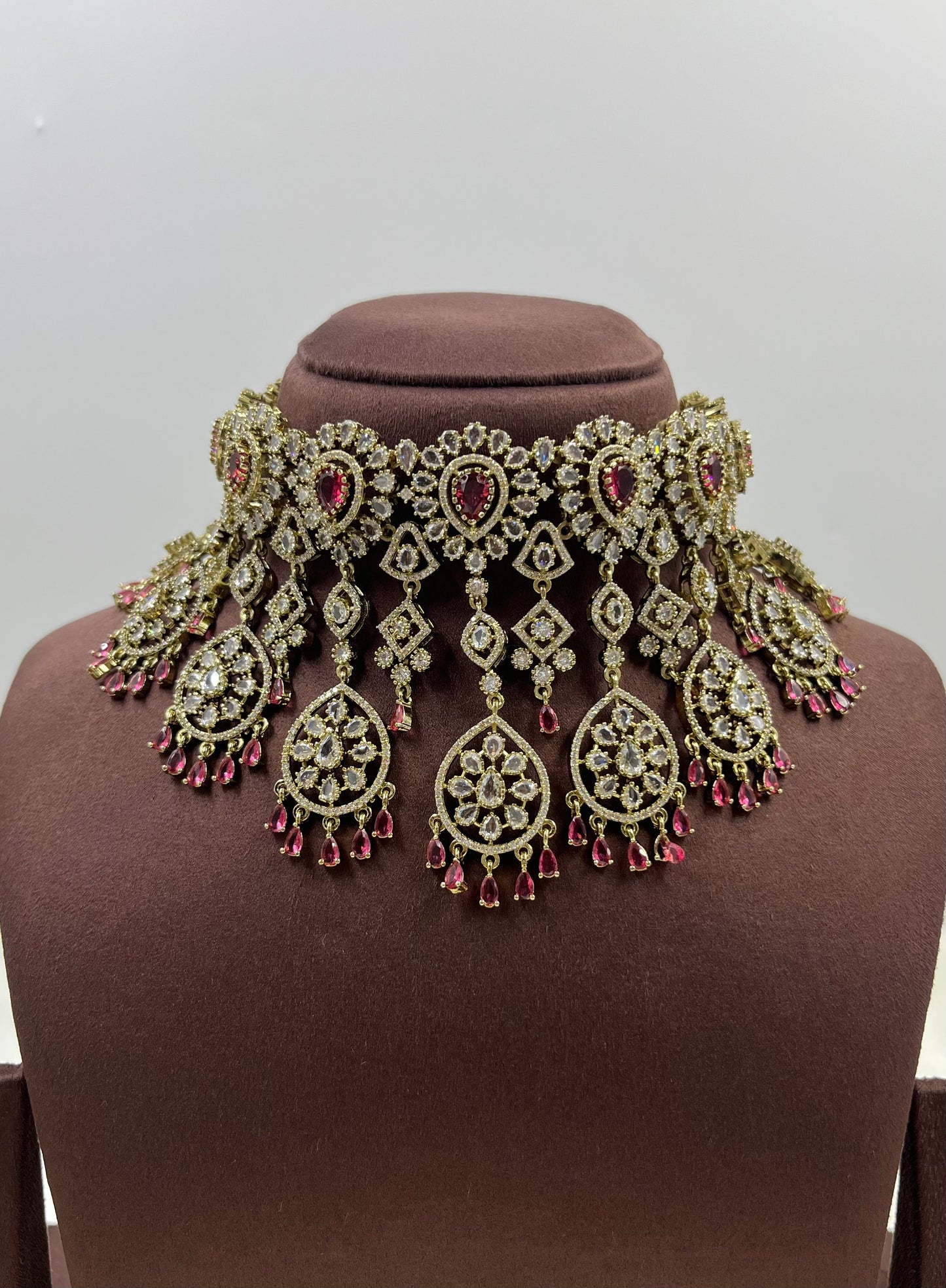 Hira Victorian Ad Choker Necklace