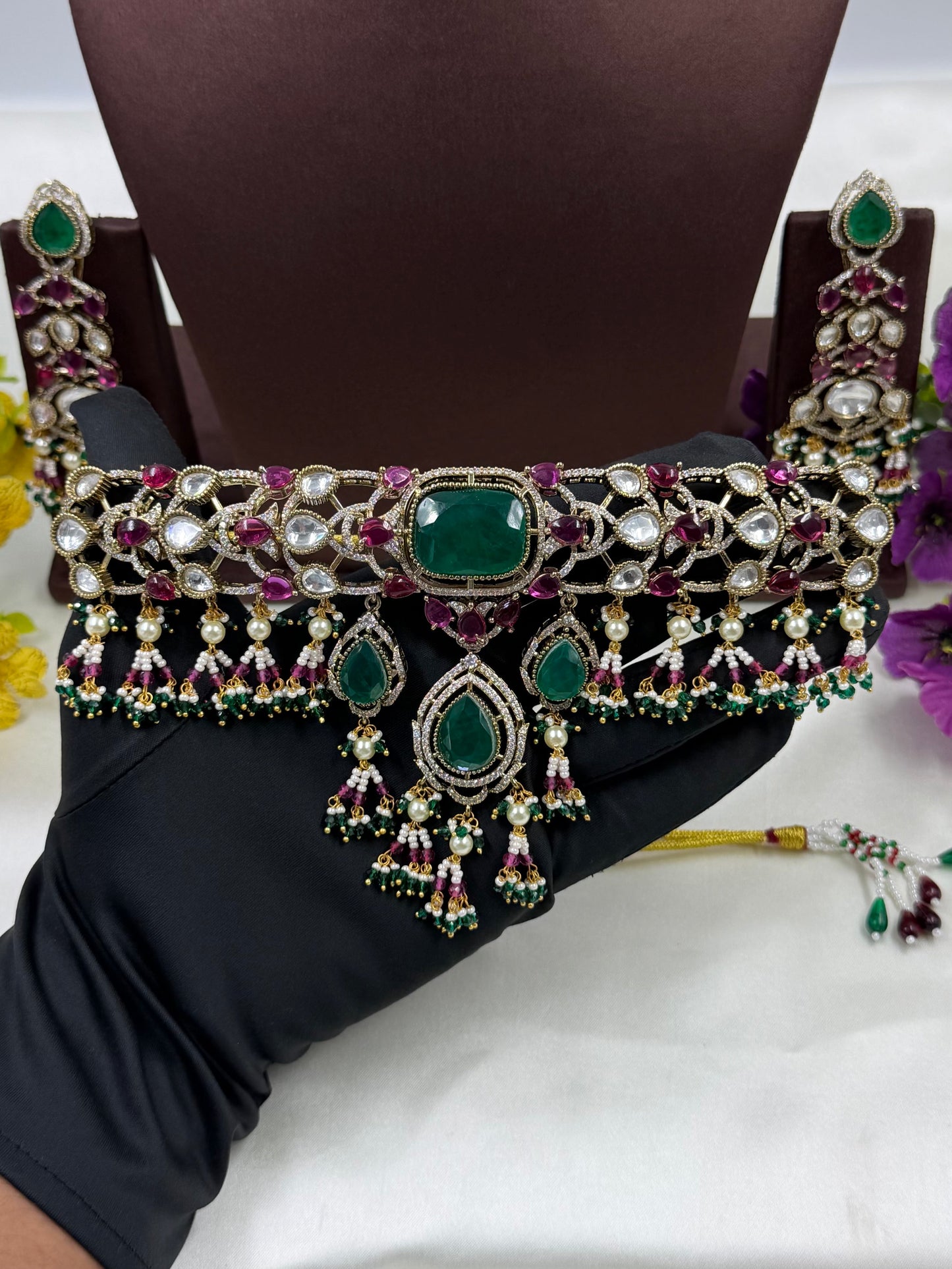 Emerald Rani Victorian Choker Necklace Set