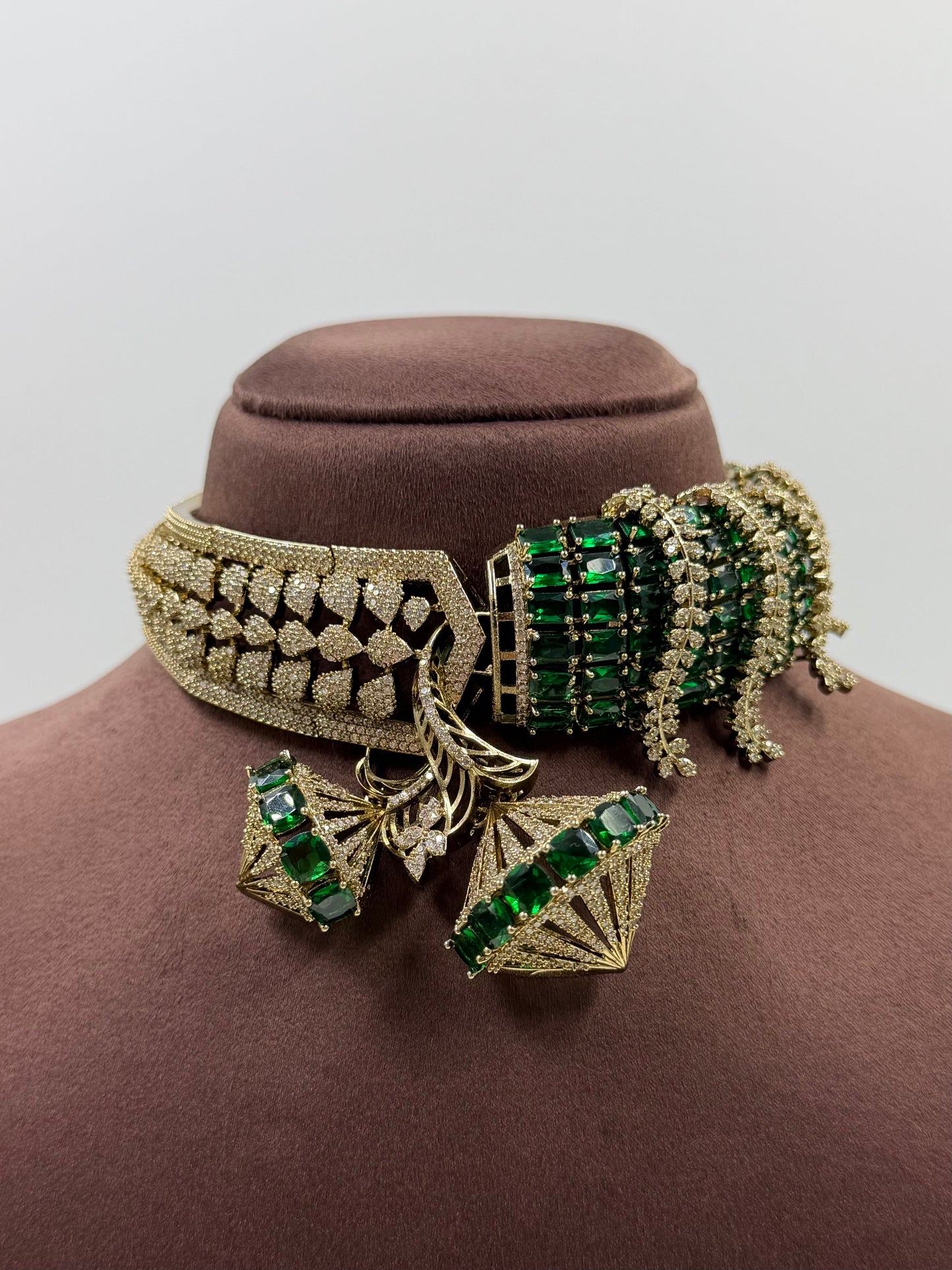 Hemanshi Victorian Premium Choker