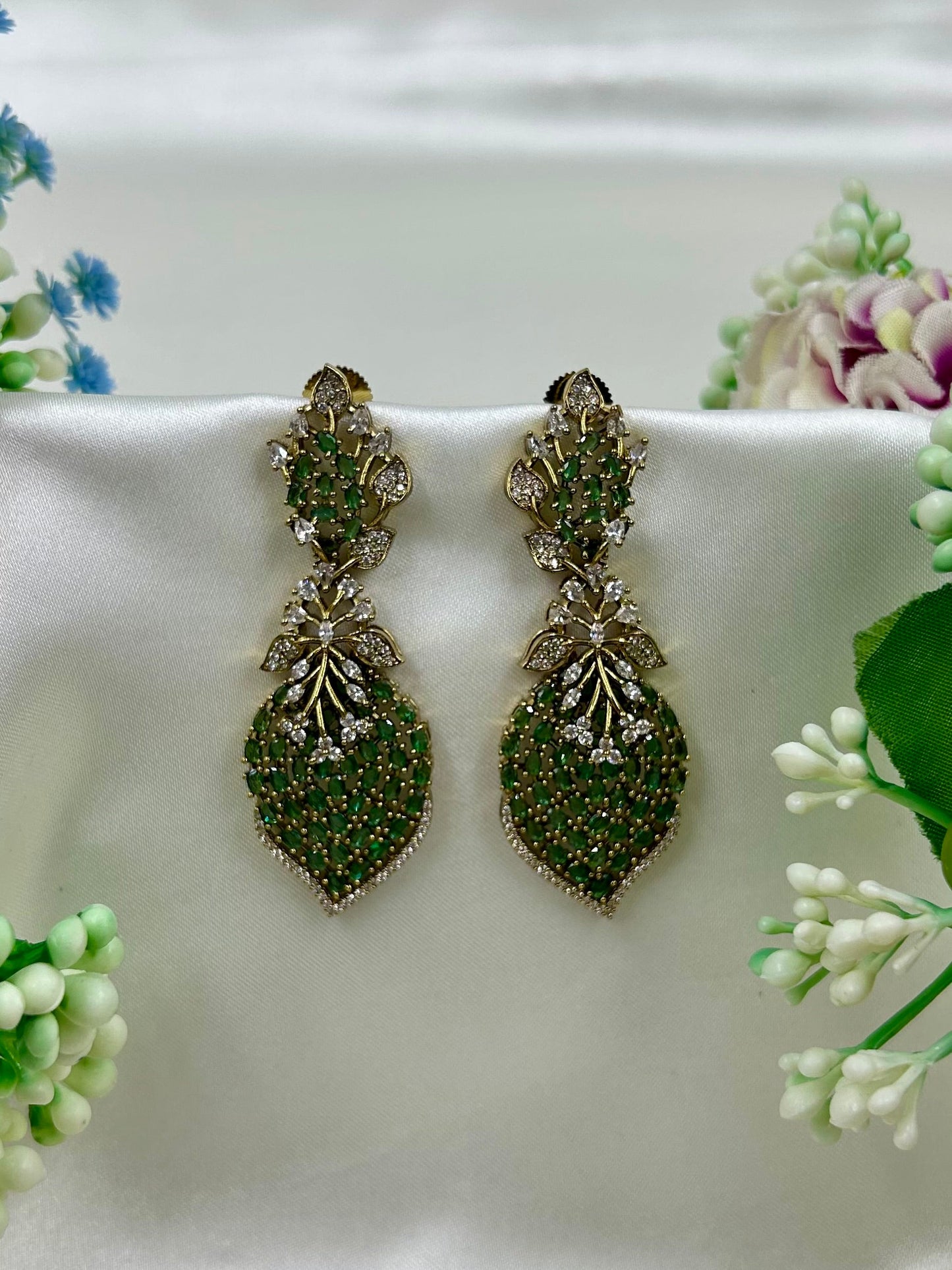 Kaira Victorian Premium Earring