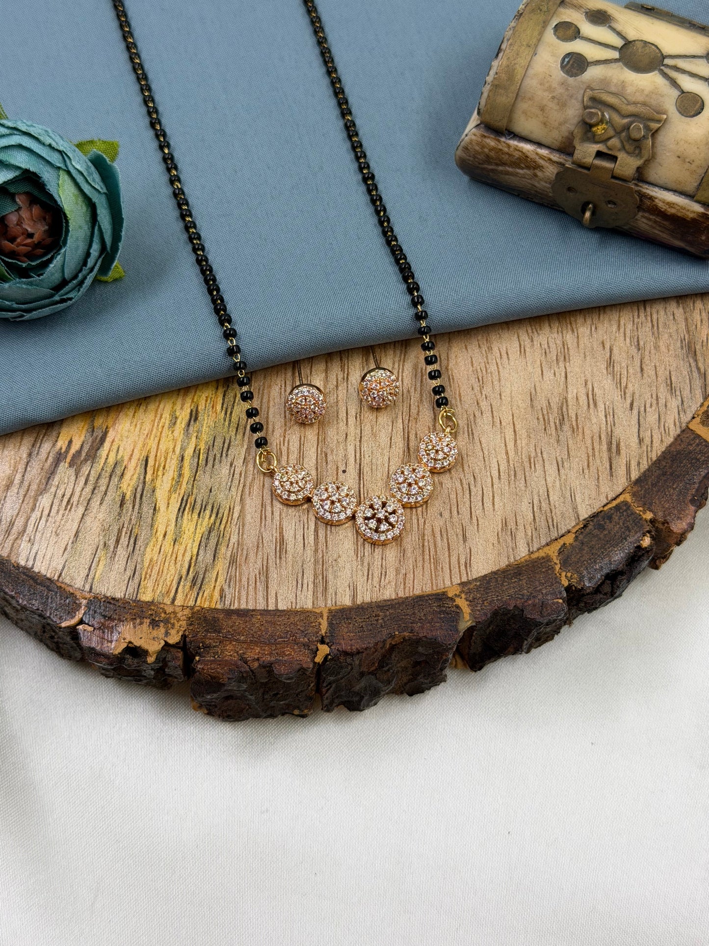 Floral Disc Rose Gold Mangalsutra With Tops