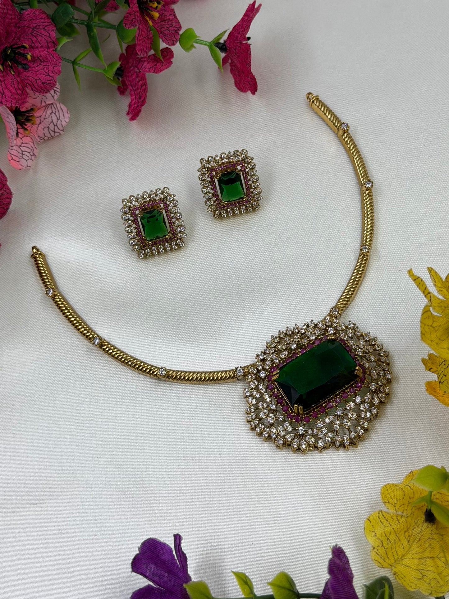 Payal Victorian Traditional Hasli Set