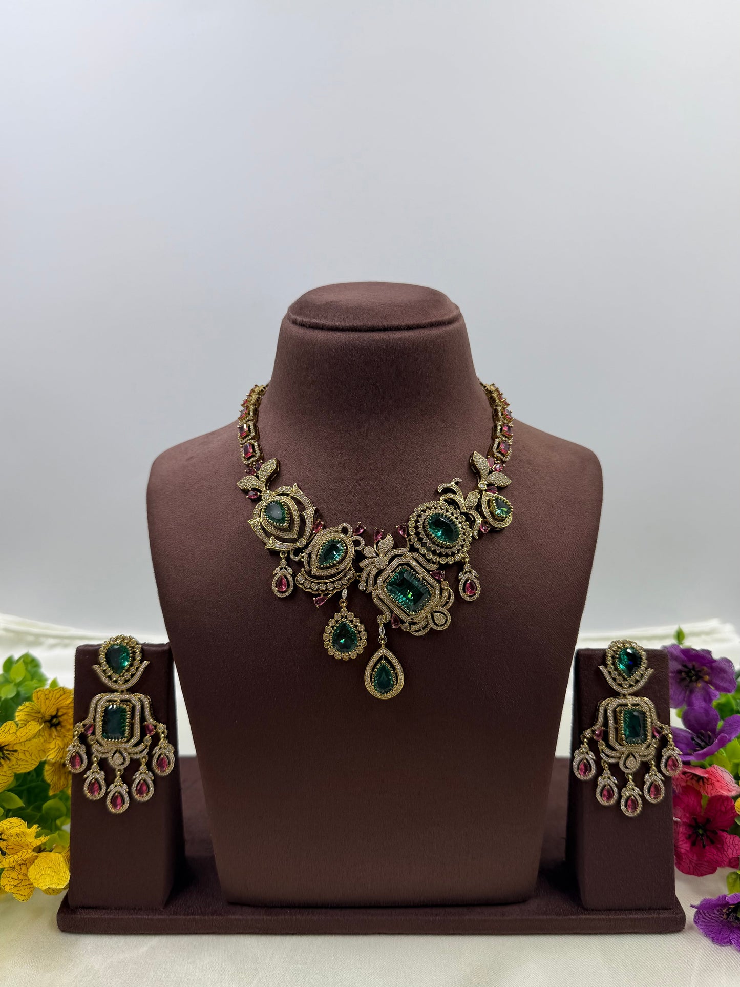 Gaytri Victorian Premium Necklace