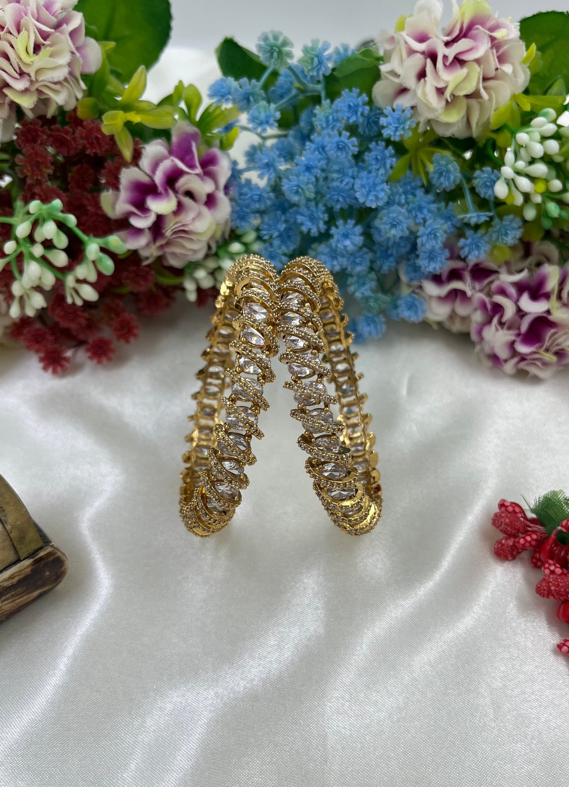 Luisa Victorian Bangle Set close-up view