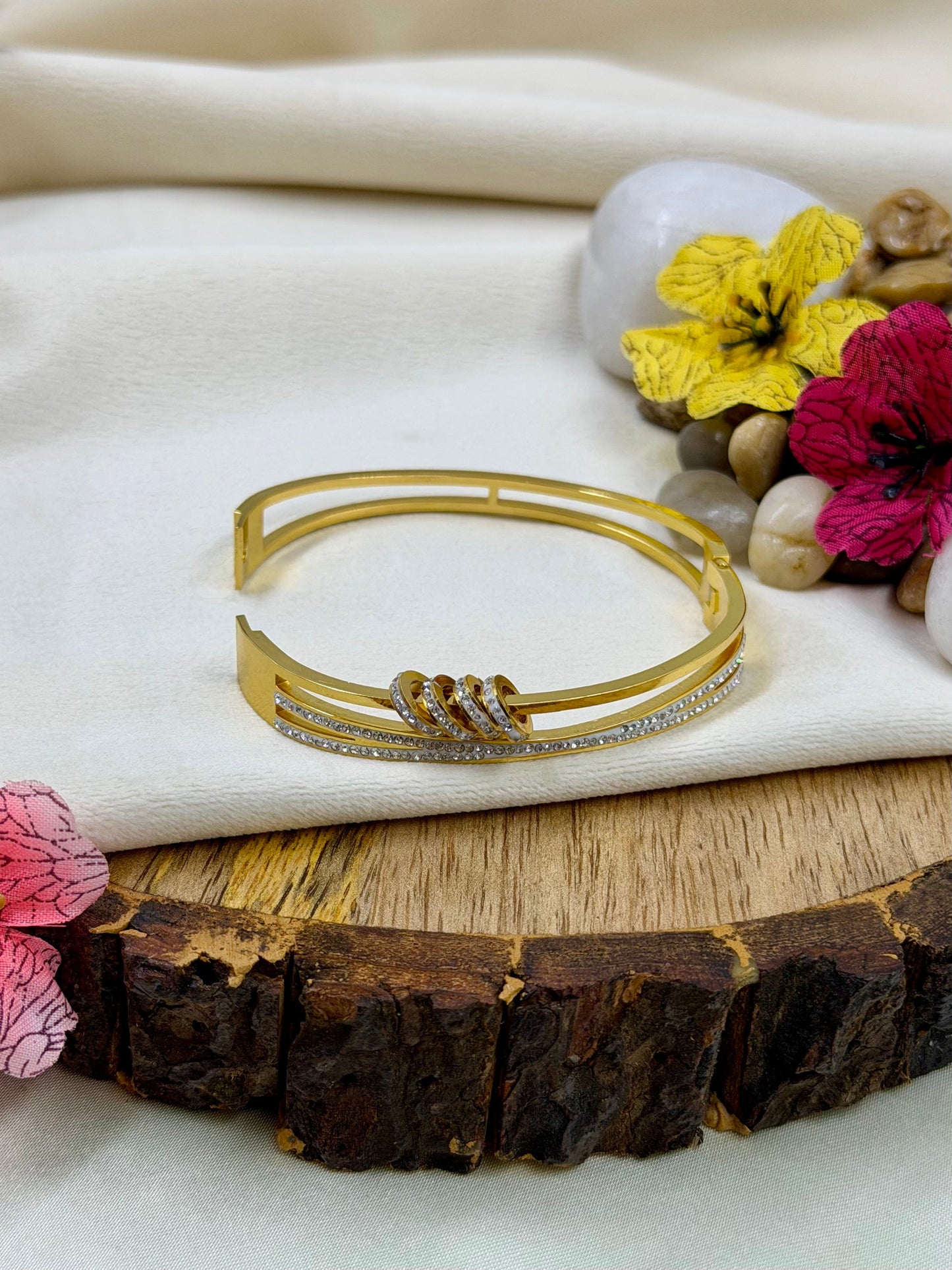 Zaria Anti-Tarnish Stainless Steel Bracelet (Openable)