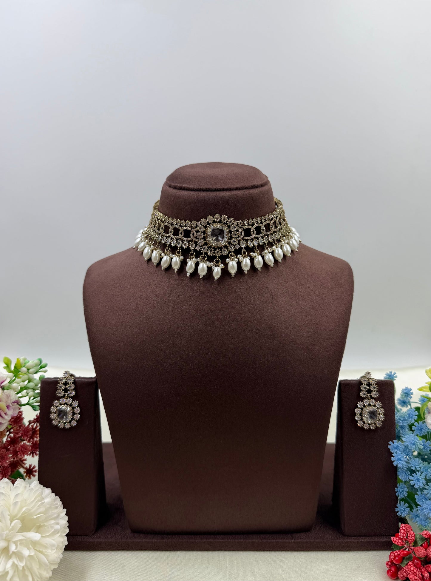 Lata Victorian Choker Necklace