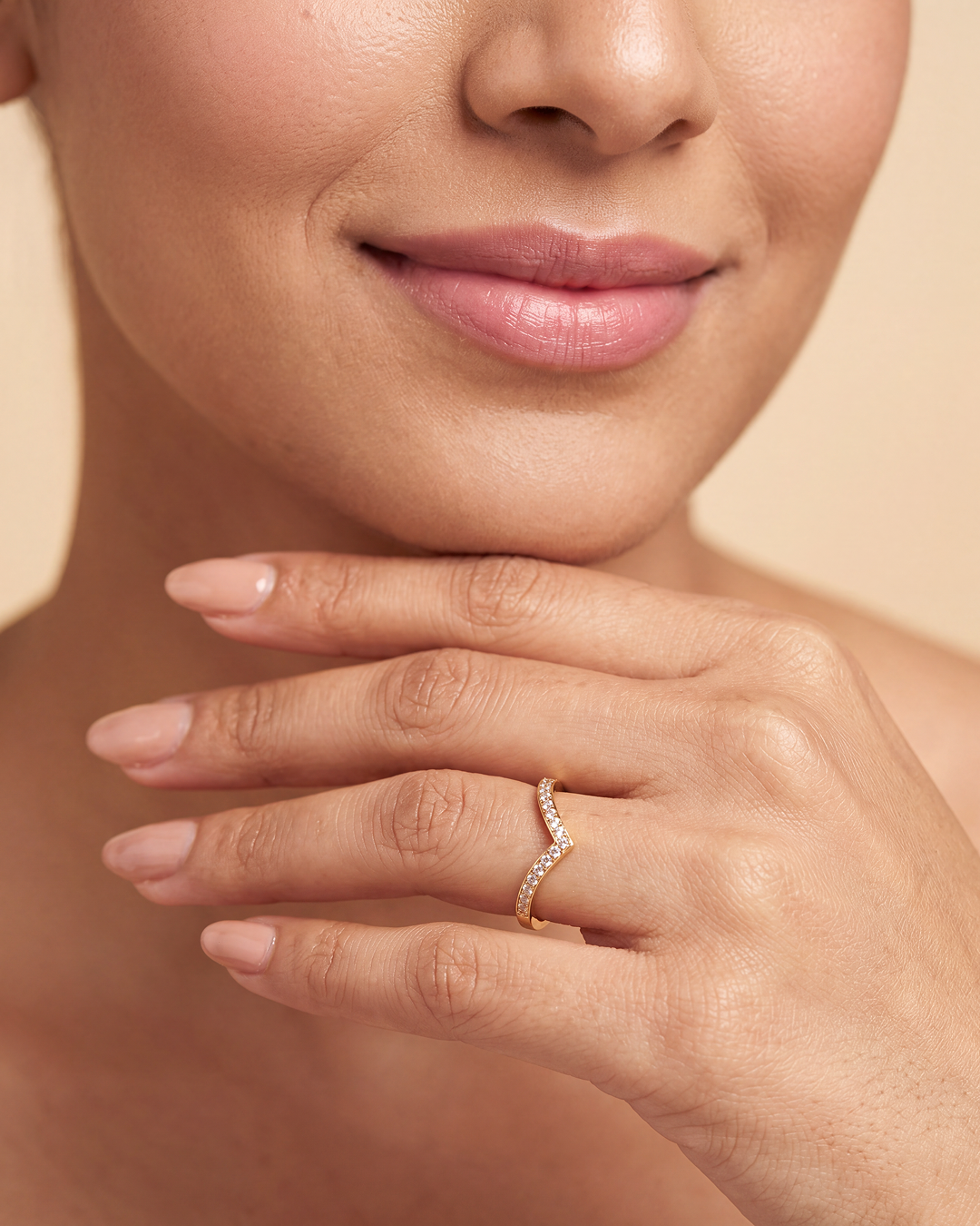 Juliet Finger Ring close-up view