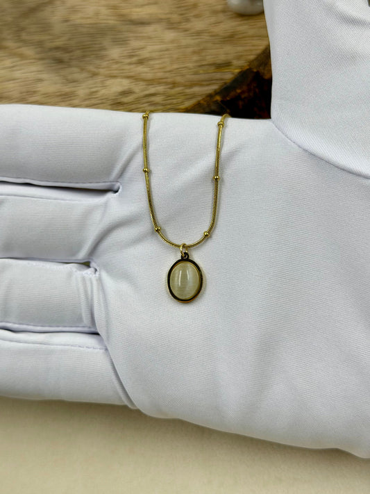 Minimal Oval Stone Gold Chain