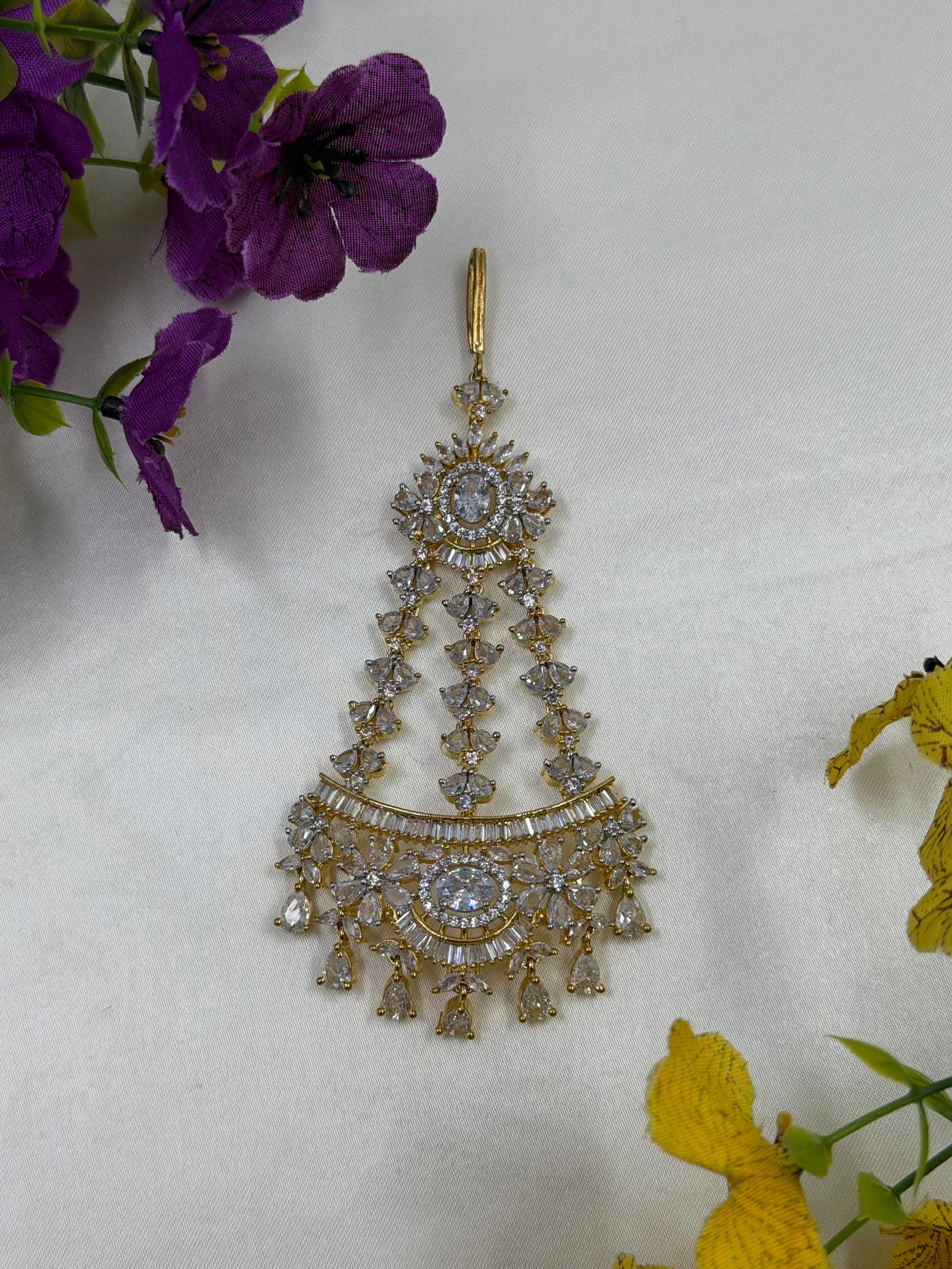 Ritika Maang Tikka close-up view
