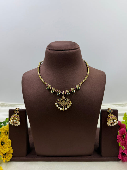 Madhavi Necklace Set close-up view