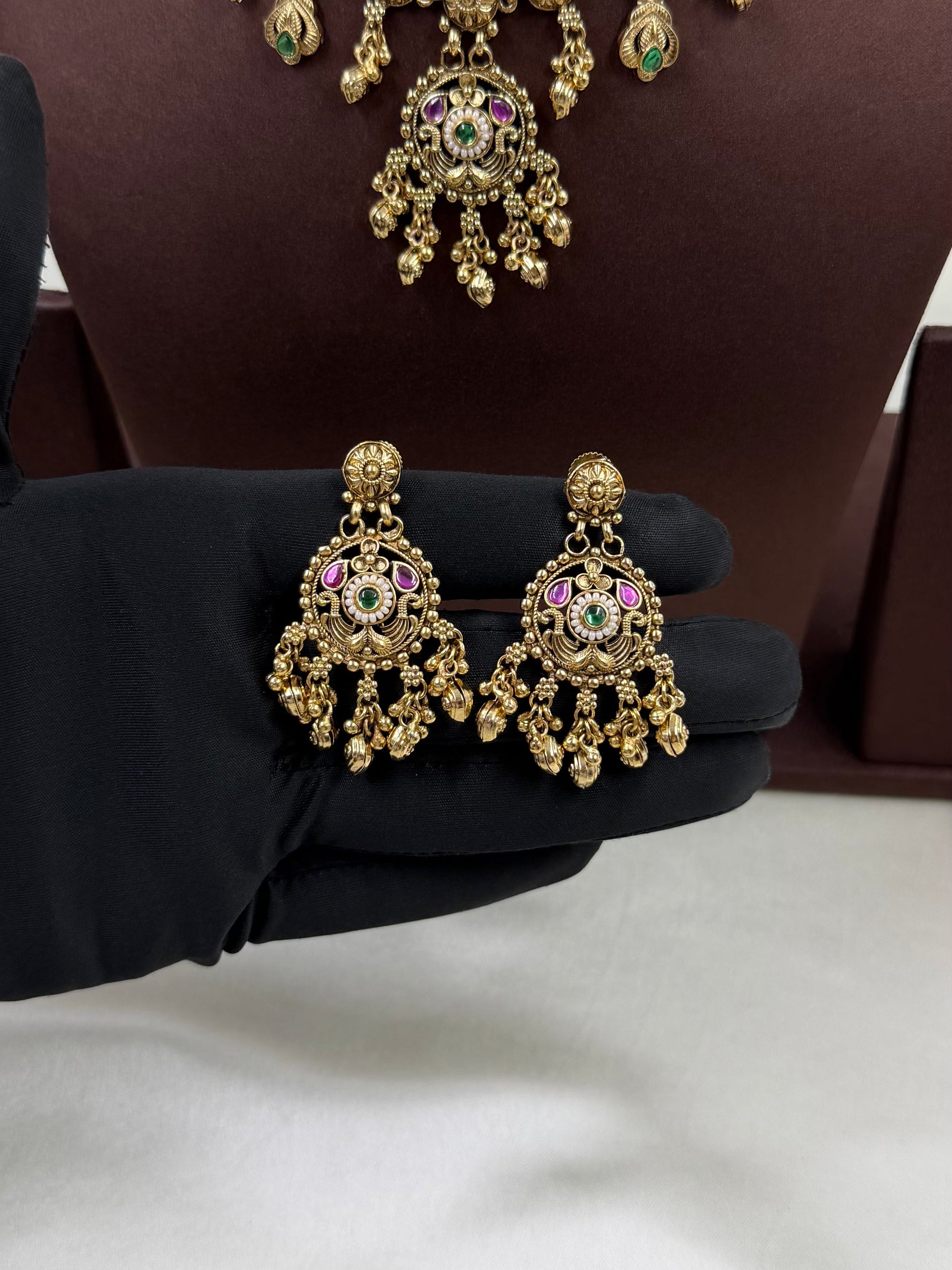 Ritu Necklace Set full product photo on plain background