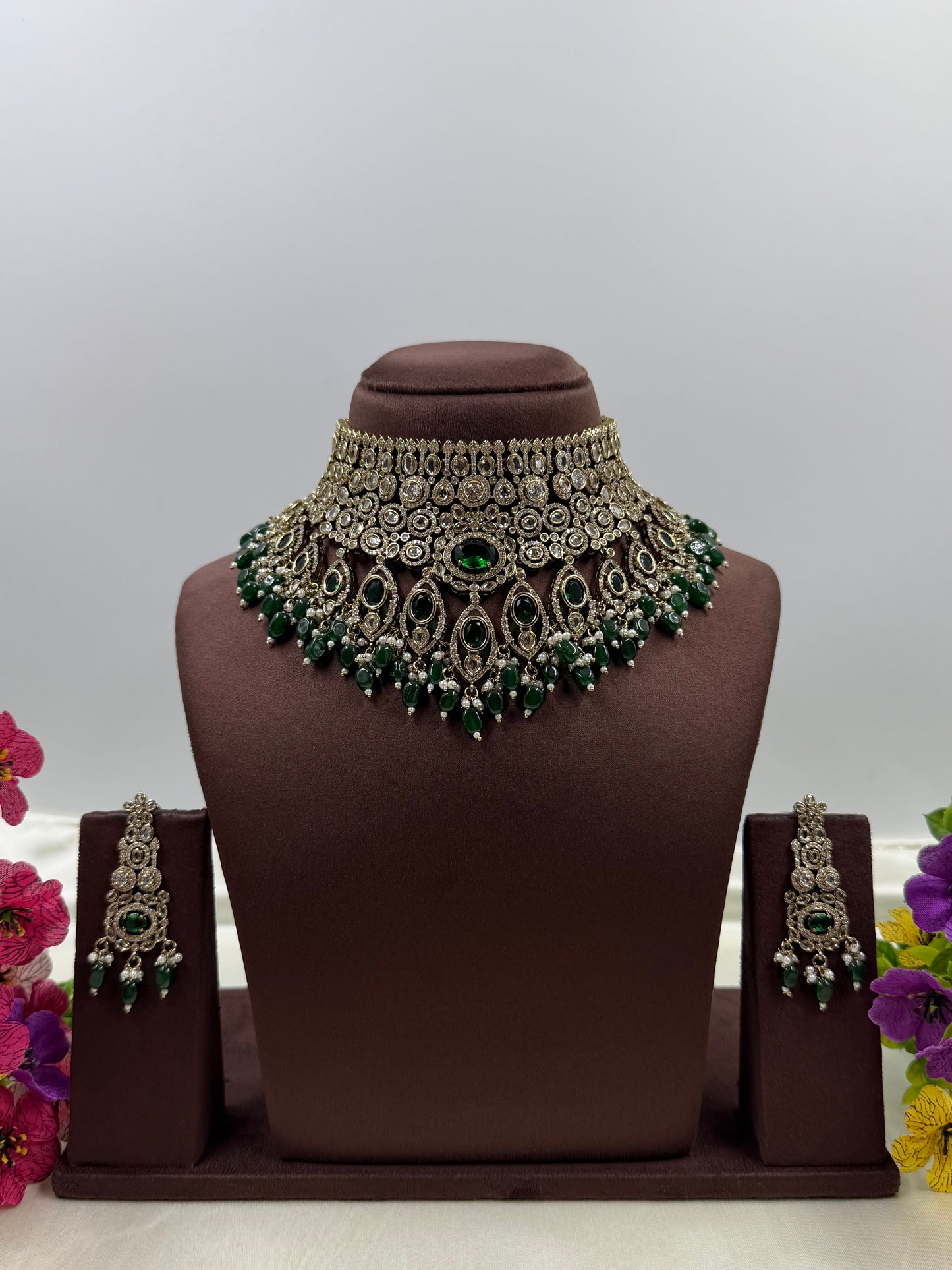 Vinita Victorian Choker Necklace Set