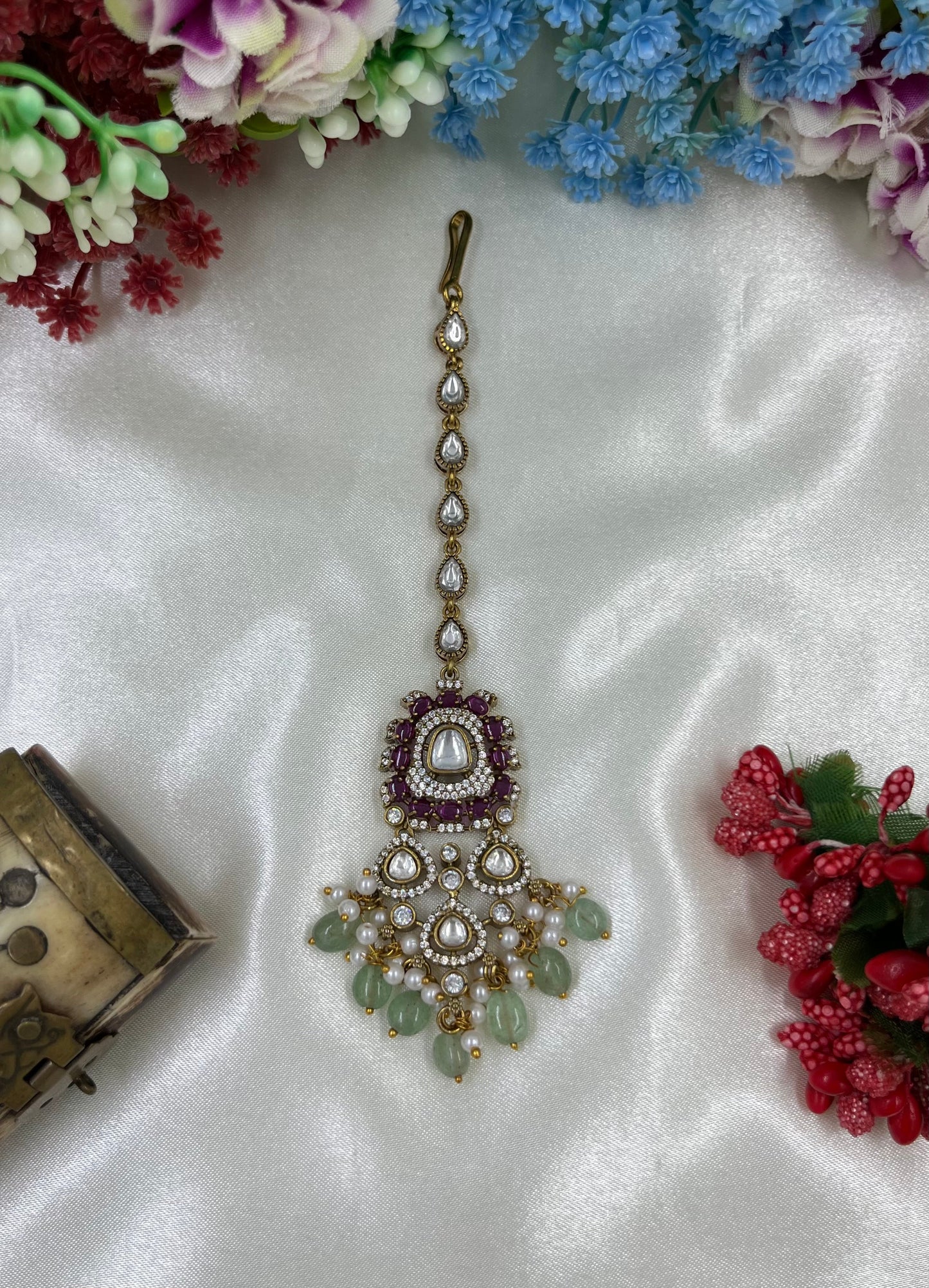 Nitanshi Victorian Mang Tika