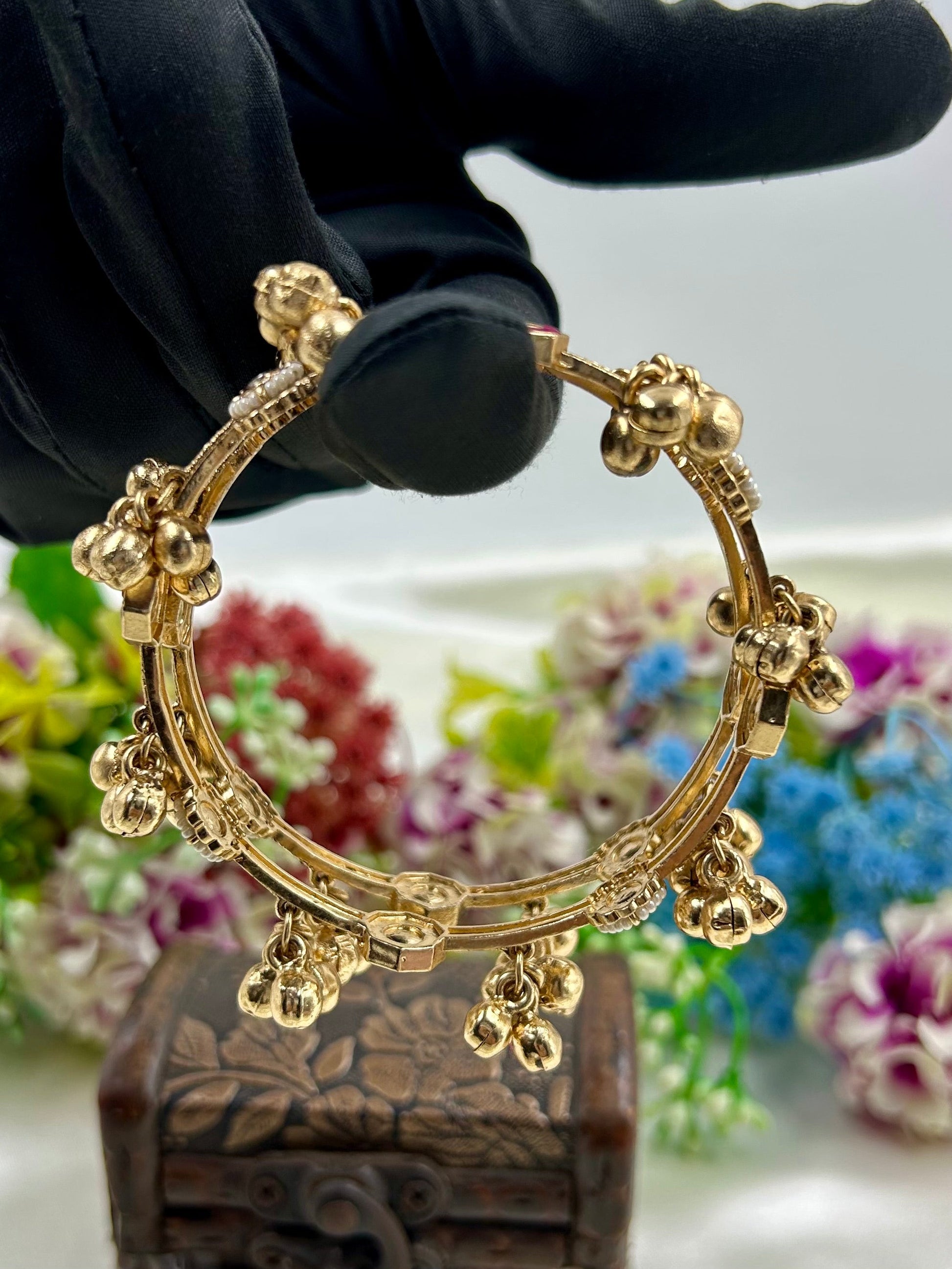 Sakshi Bangle Set close-up view