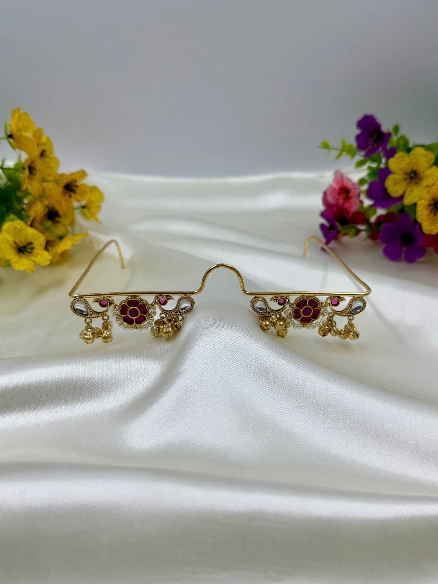 Eshani Pachi Kundan Facelet