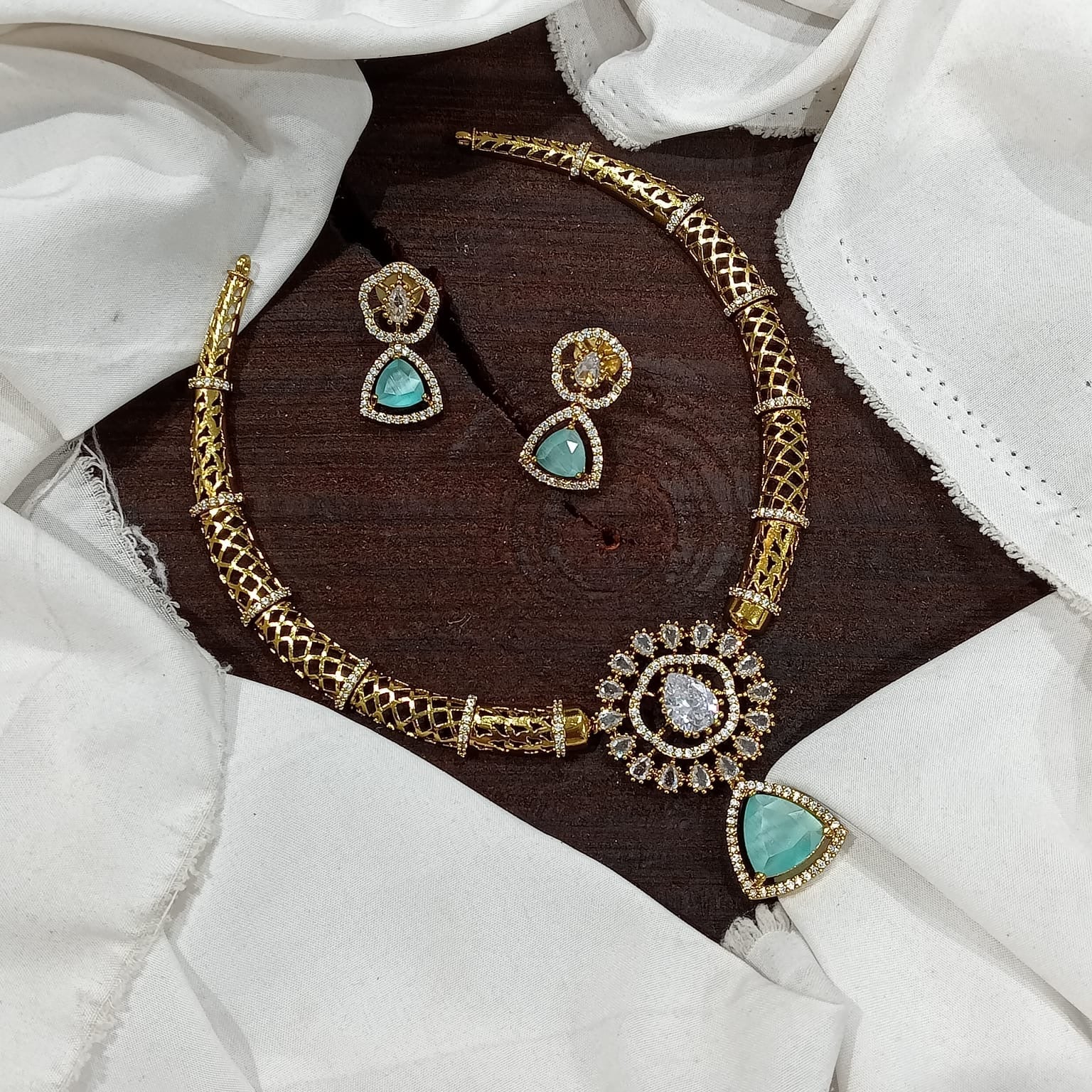 Victorian Jewellery close-up view