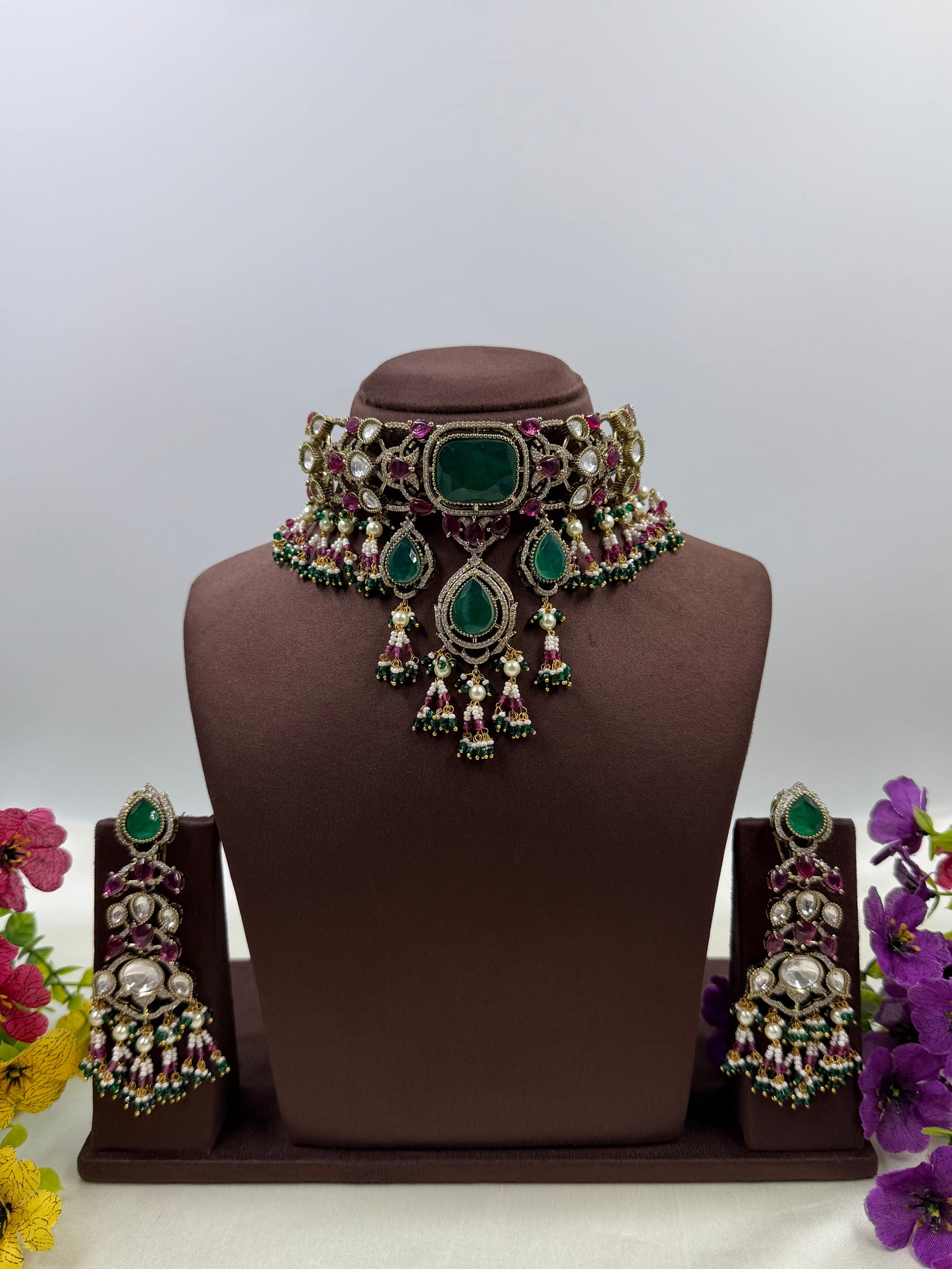 Emerald Rani Victorian Choker Necklace Set