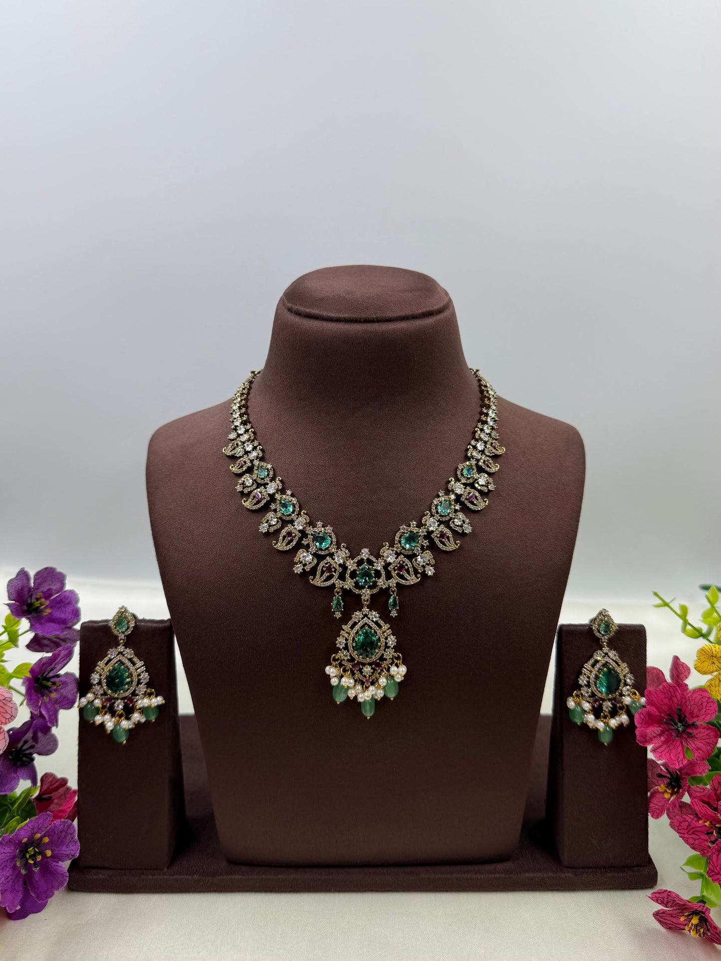 Aroosa Premium Victorian Necklace