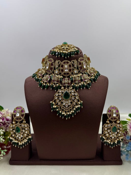 Kundan Choker Necklace Set close-up view