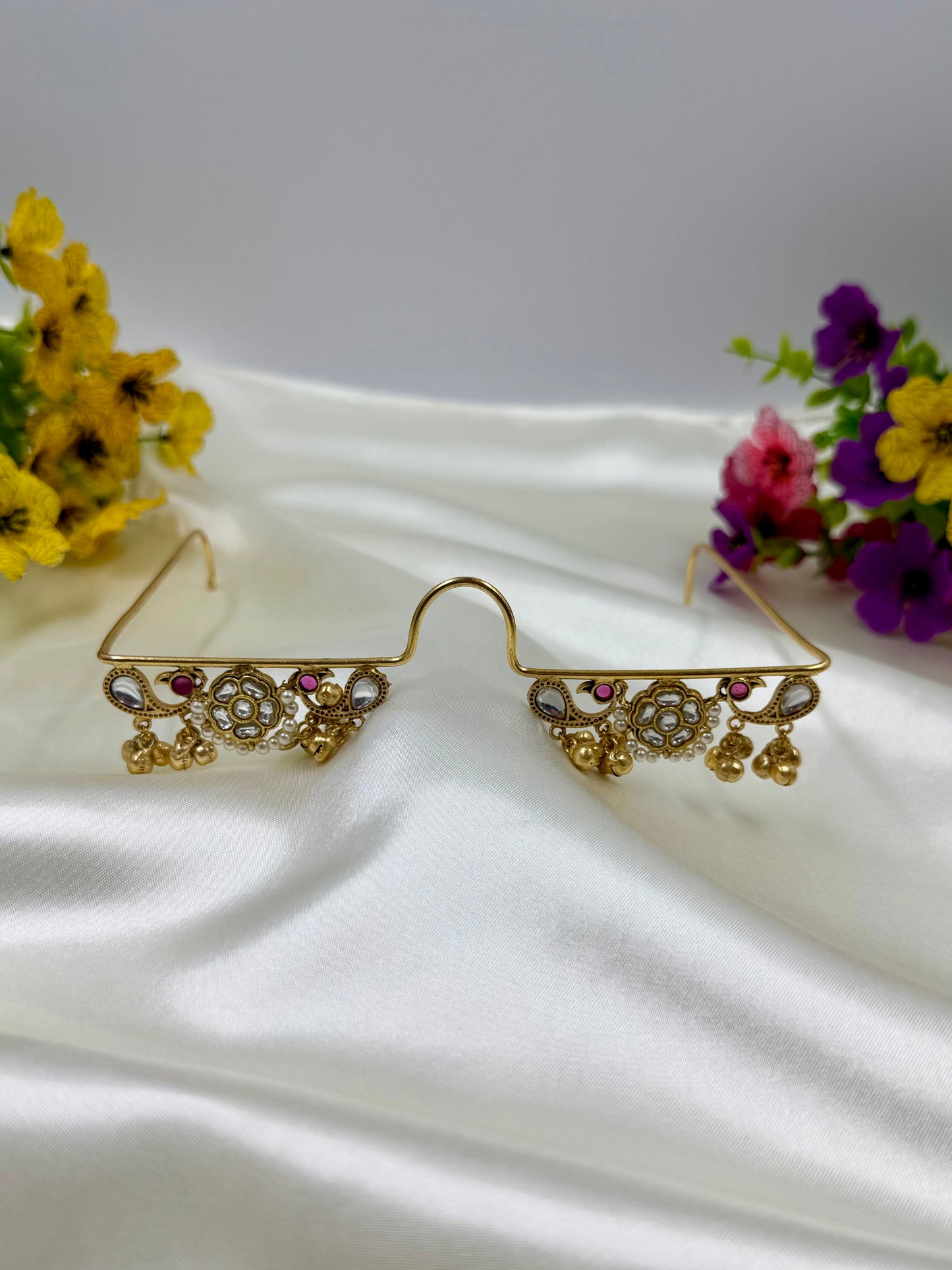 Eshani Pachi Kundan Facelet