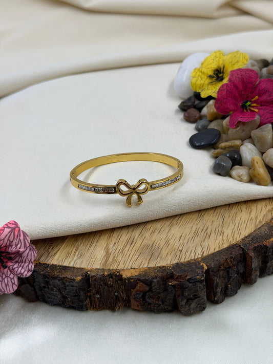 Simran Stainless Steel Bracelet (Openable)