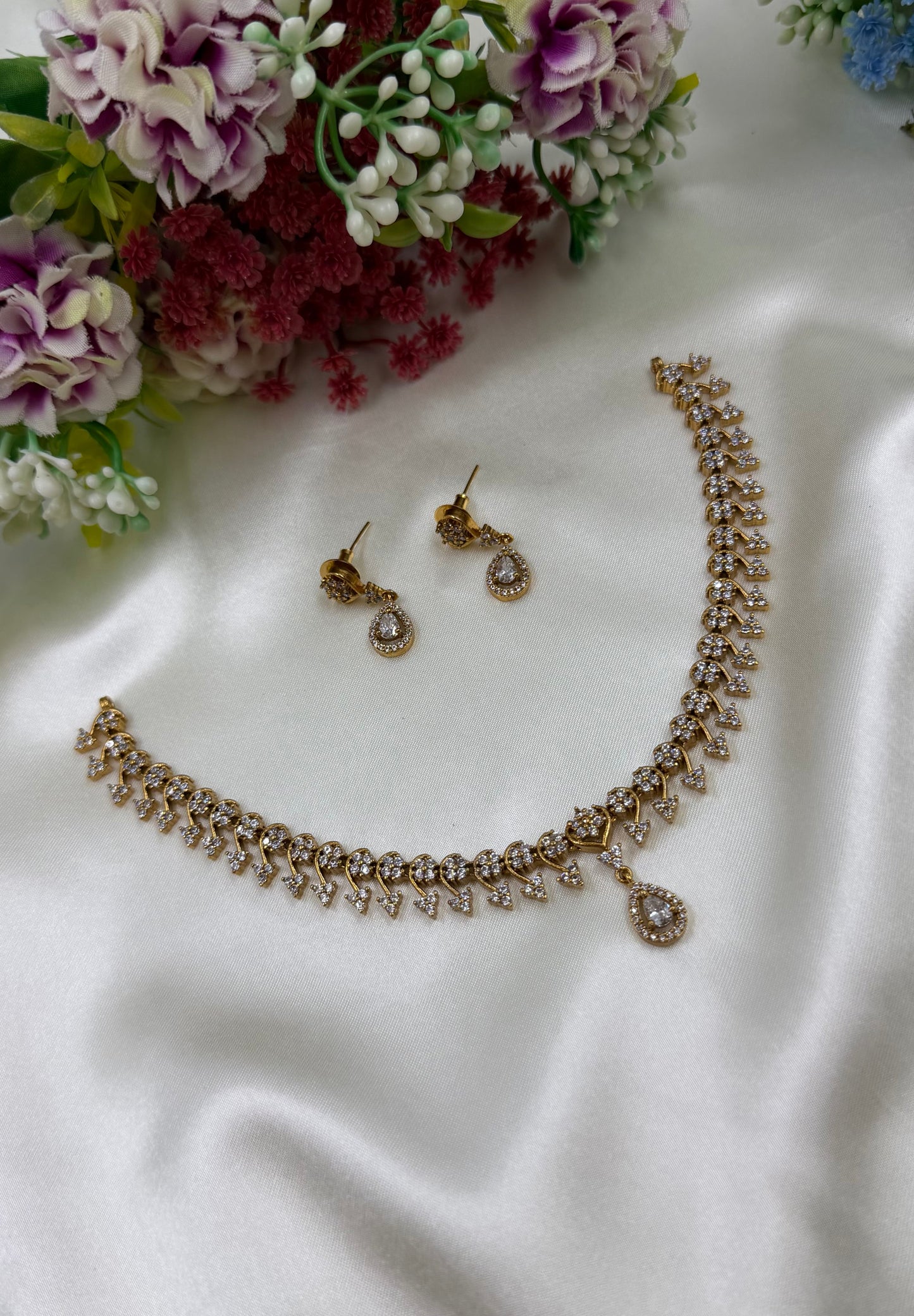 Deepti Traditional Delicate Necklace